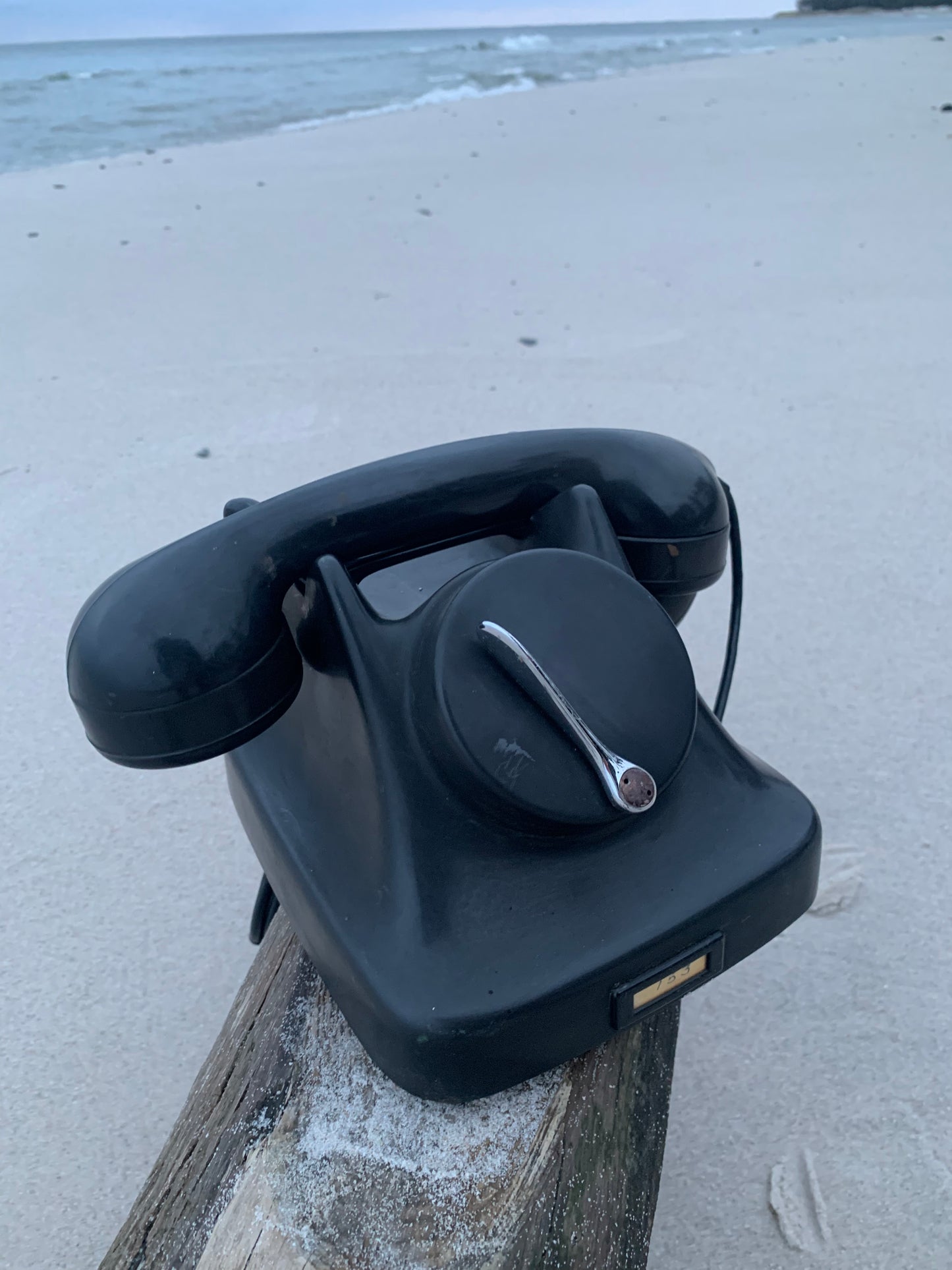 Sort bakelit telefon