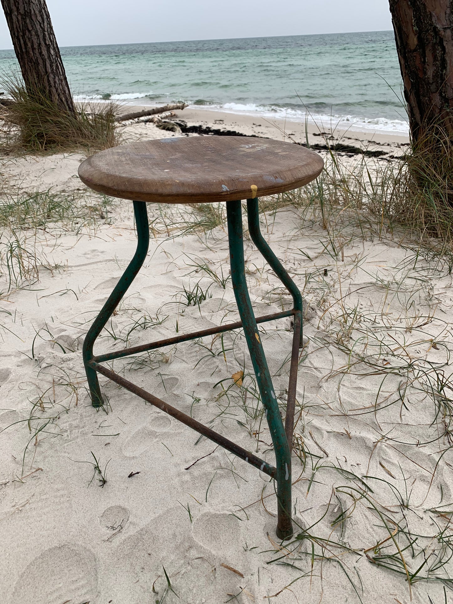 Industriel taburet med masser af patina