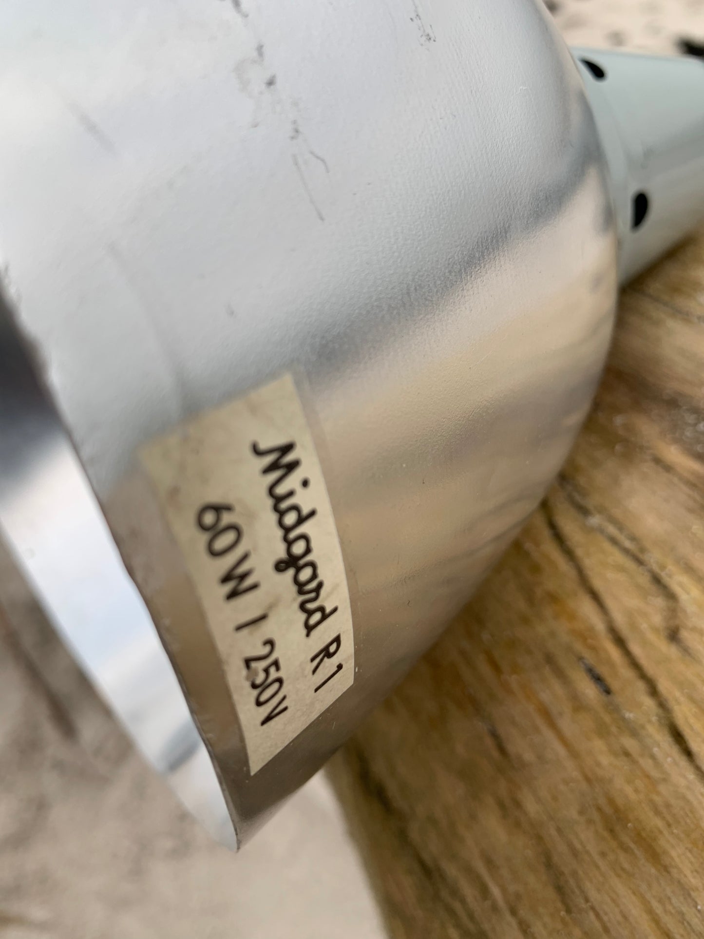 Midgard lampe med bordbeslag