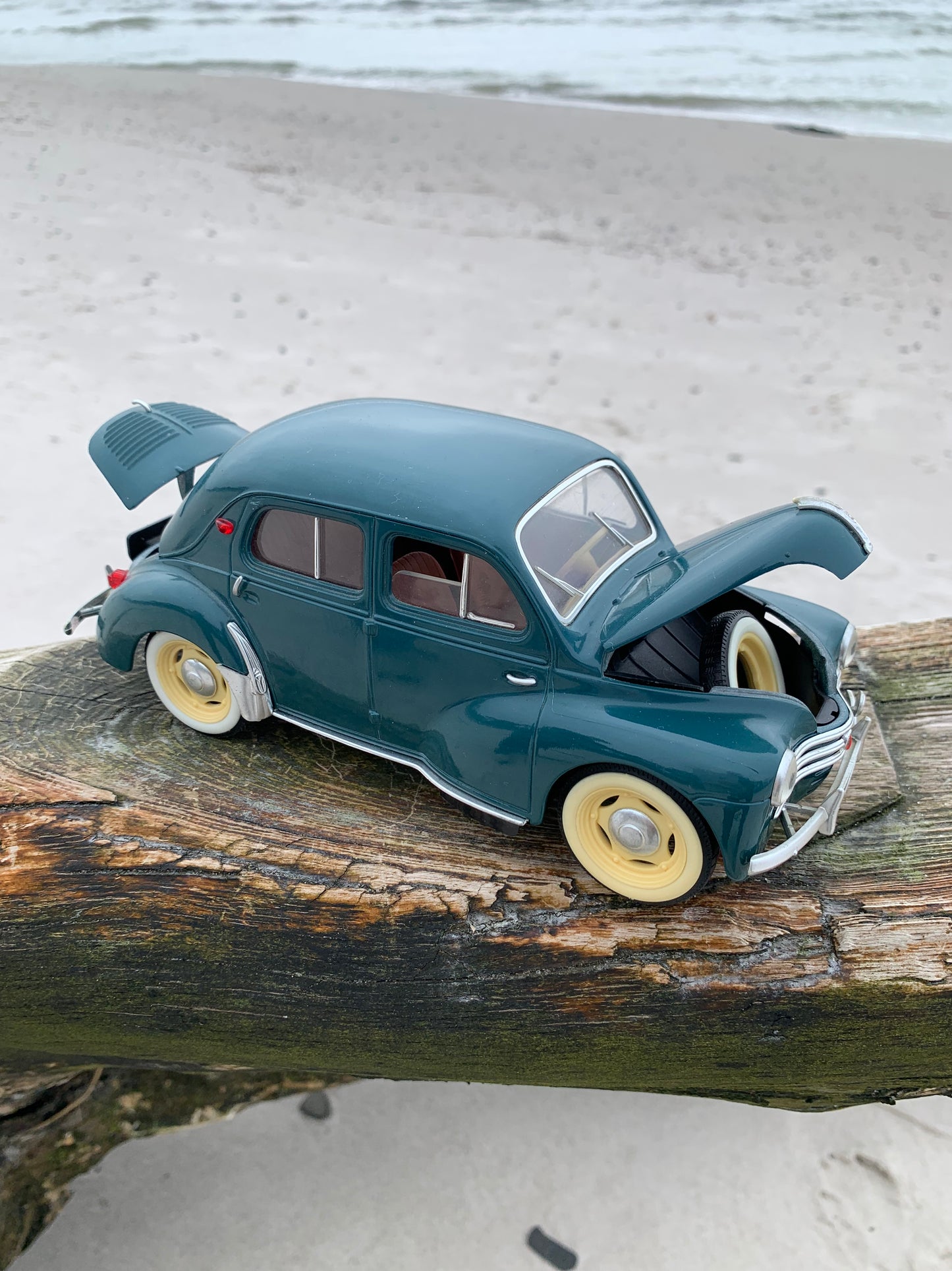 Renault 4 CV