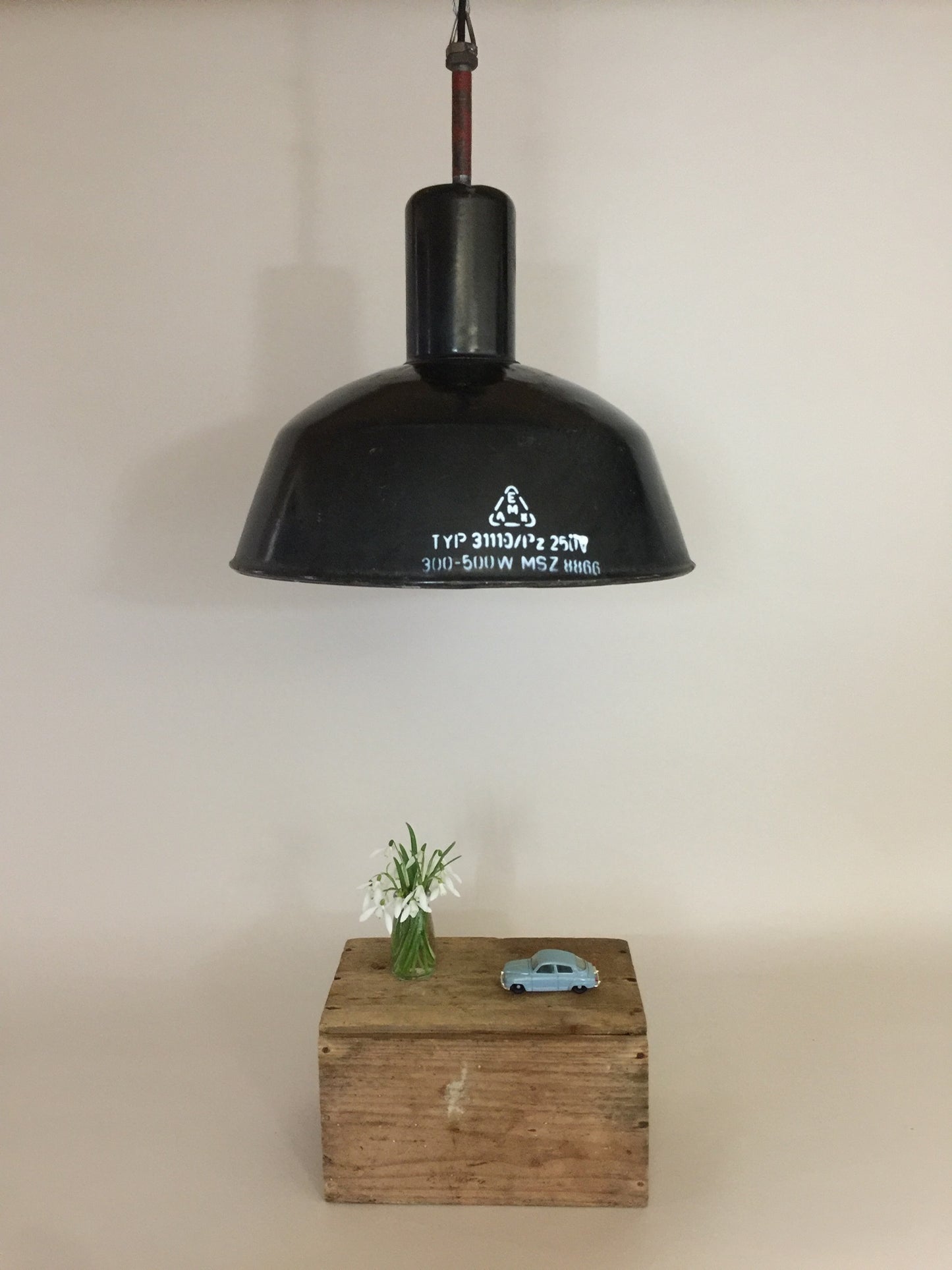 Rå og industriel lampe