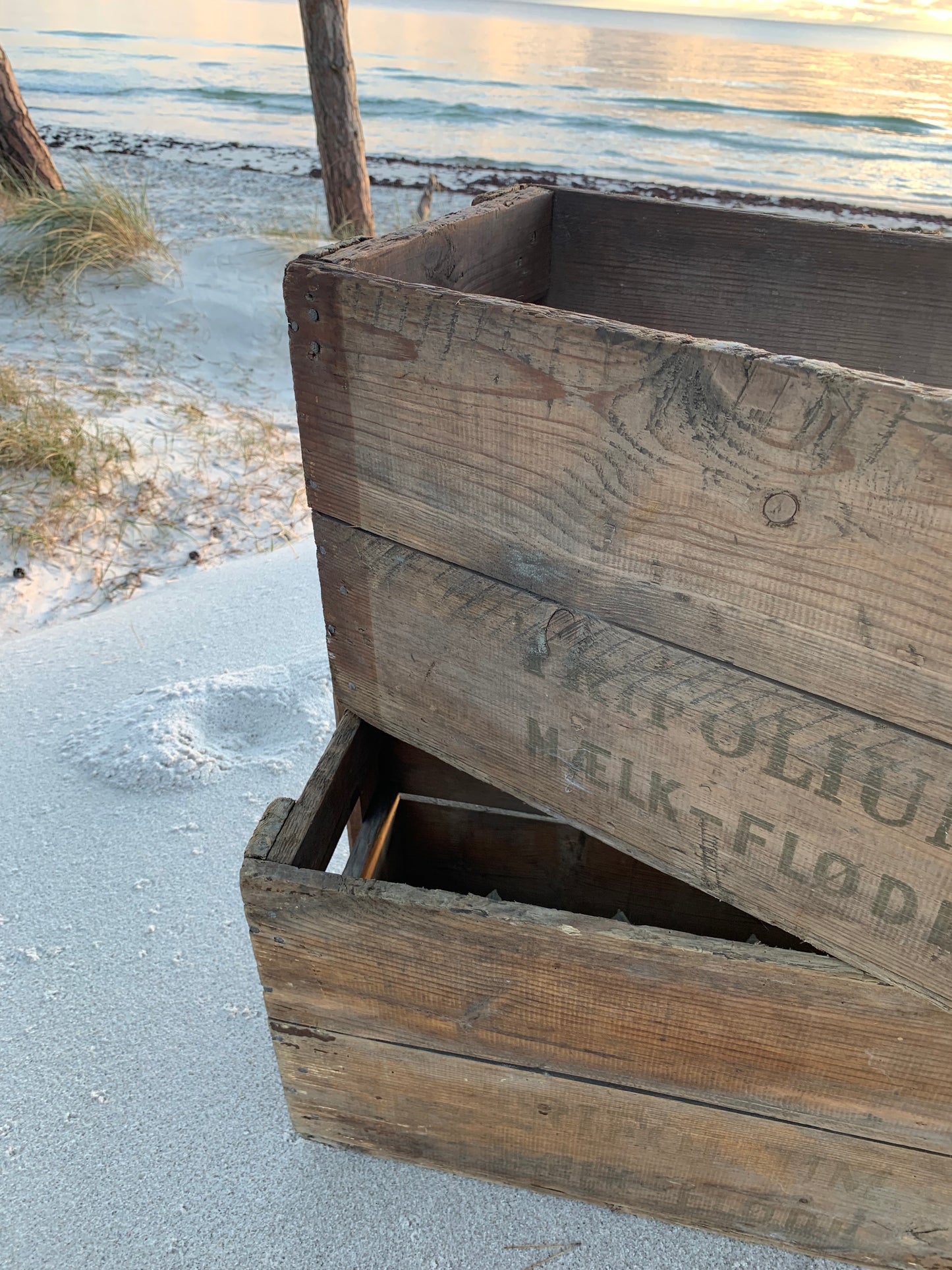 Mælkekasse med rum og zinkbund
