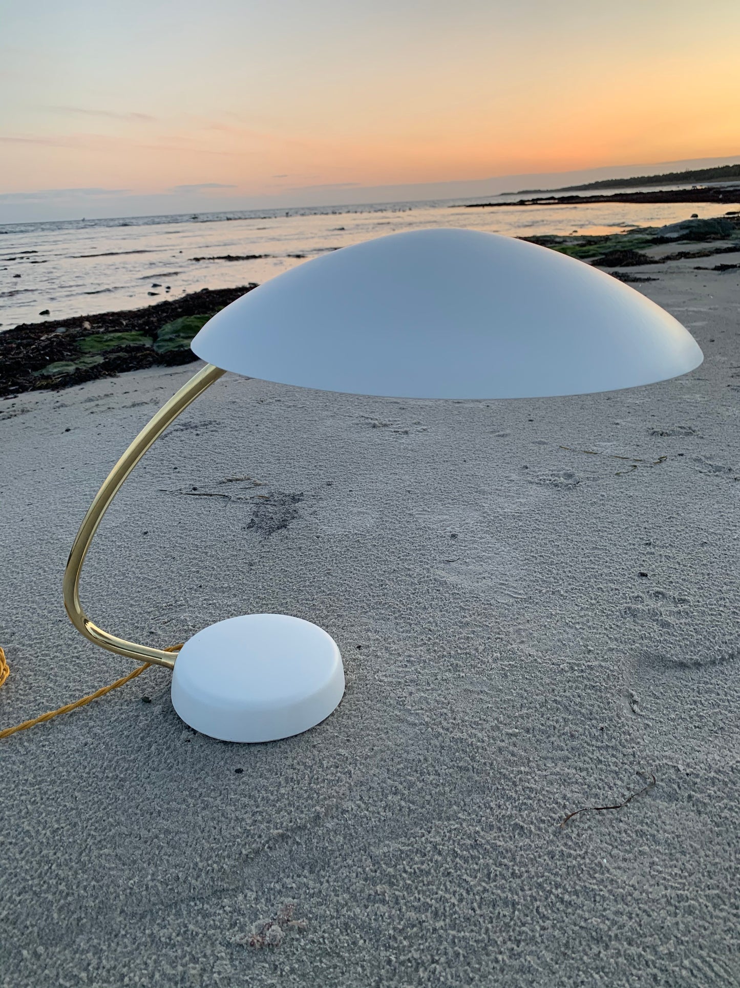 Cosack lampe - Hvid med messing