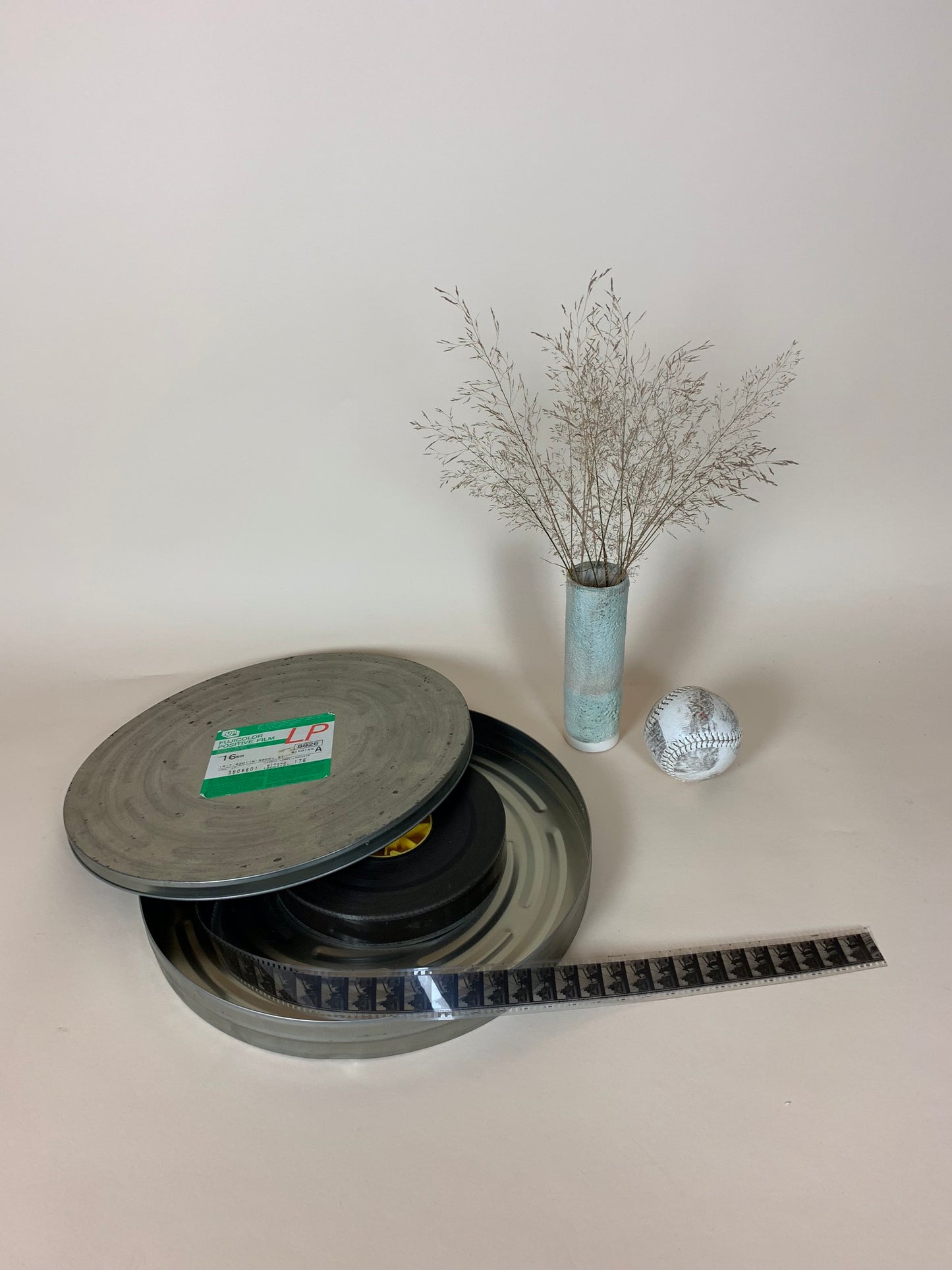 Metalæske med filmrulle