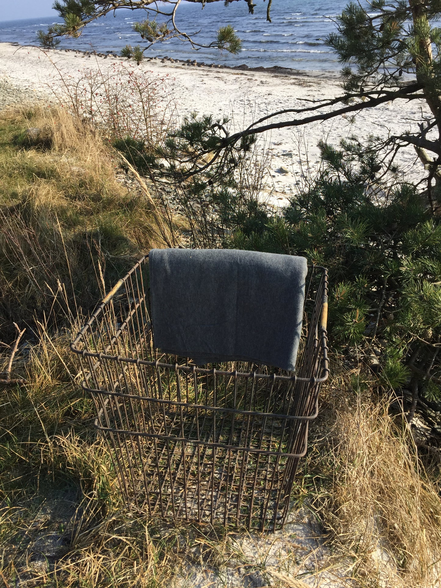 Skøn gammel trådkurv i metal