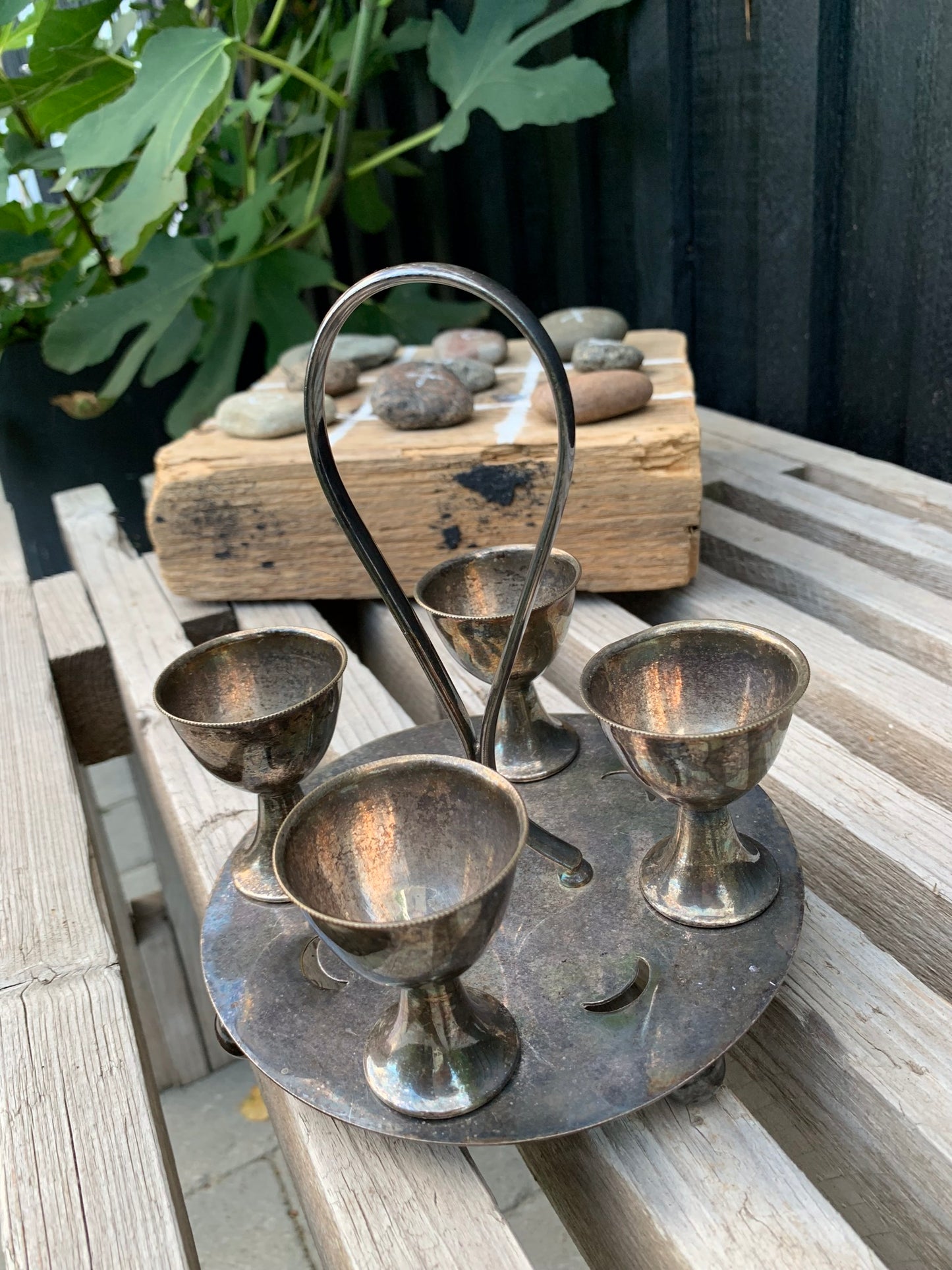 Fire æggebægre med holder