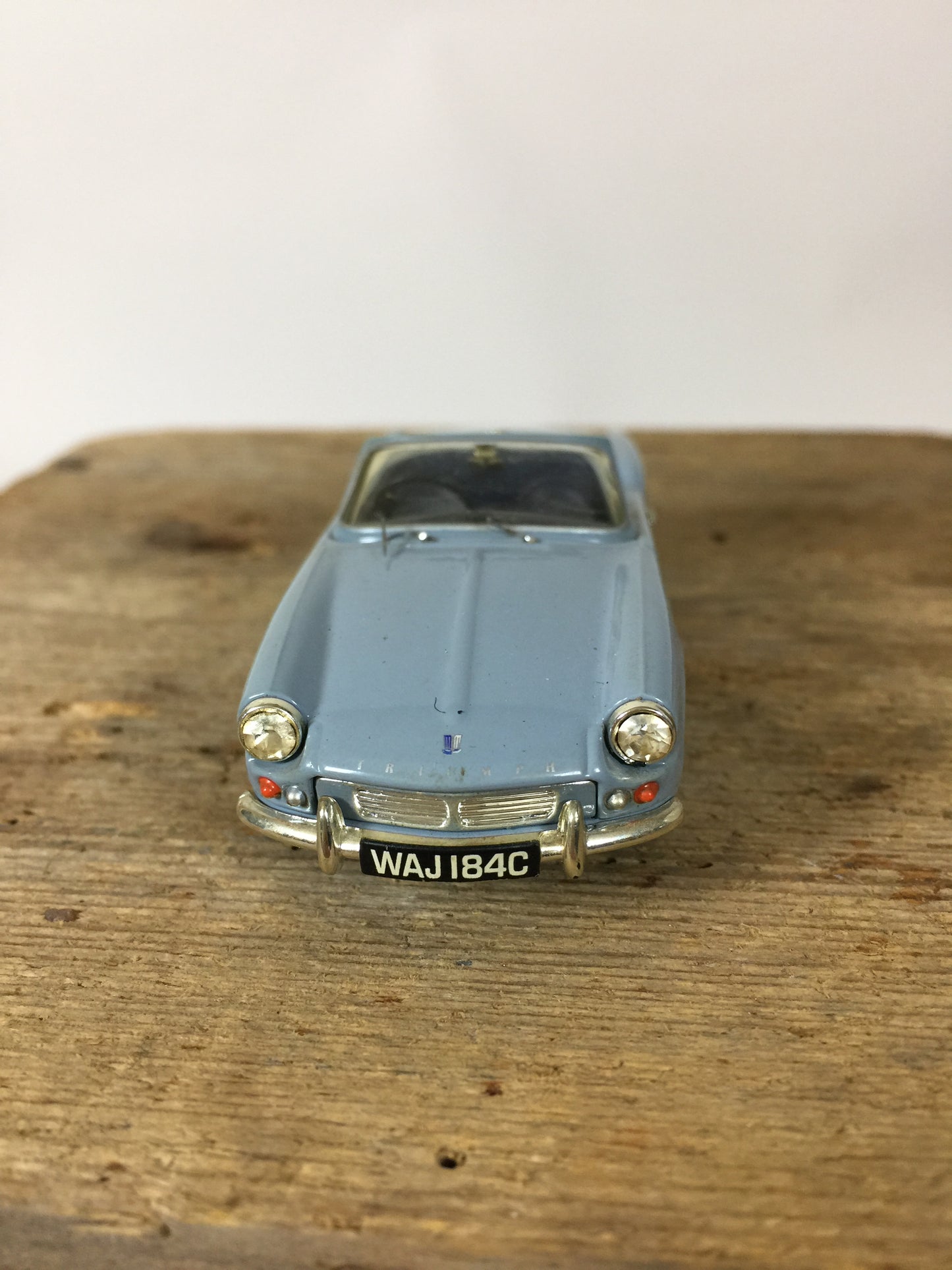Fin Triumph Spitfire modelbil
