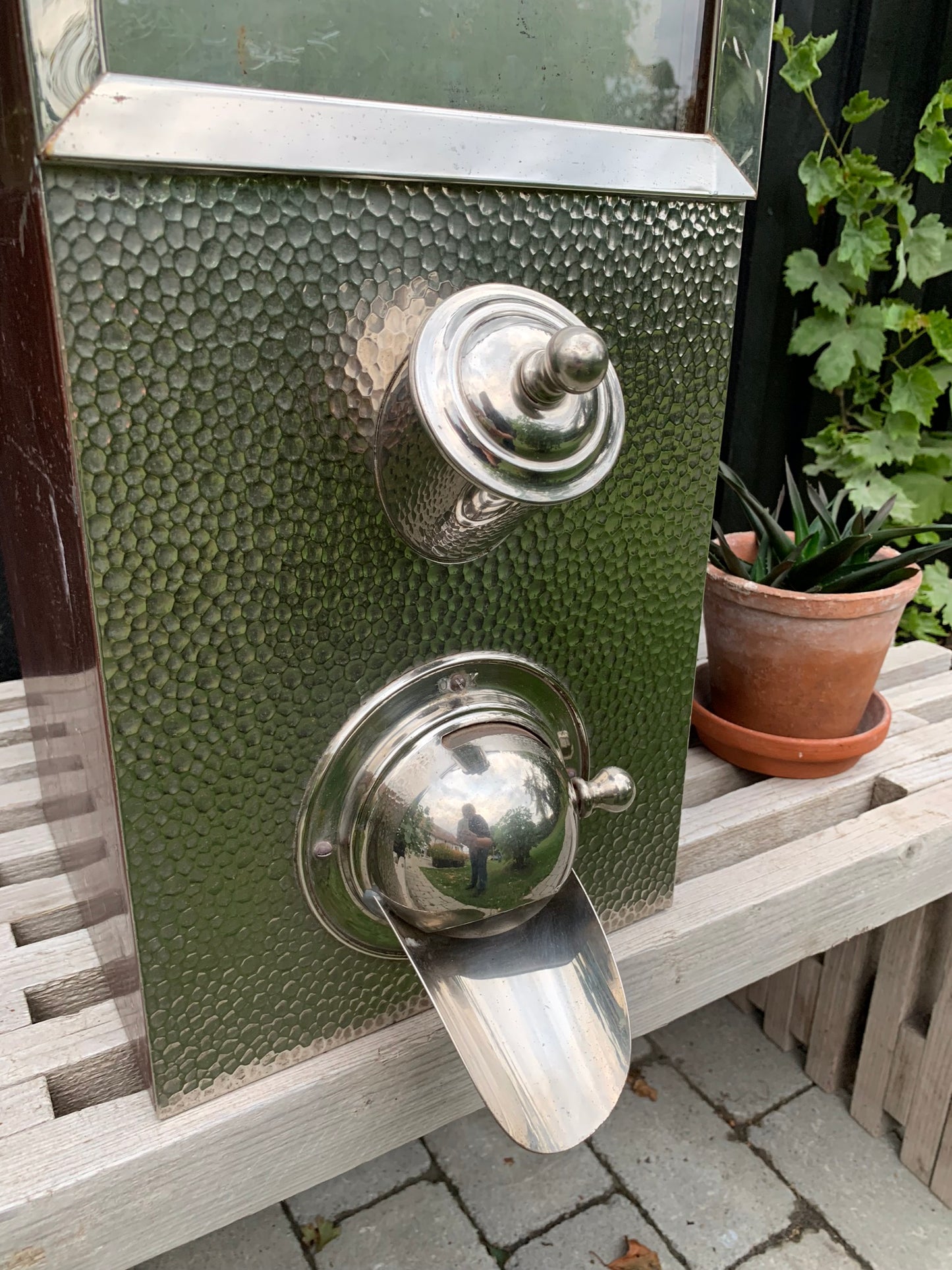 Sjov gammel kaffedispenser til kaffeelskeren