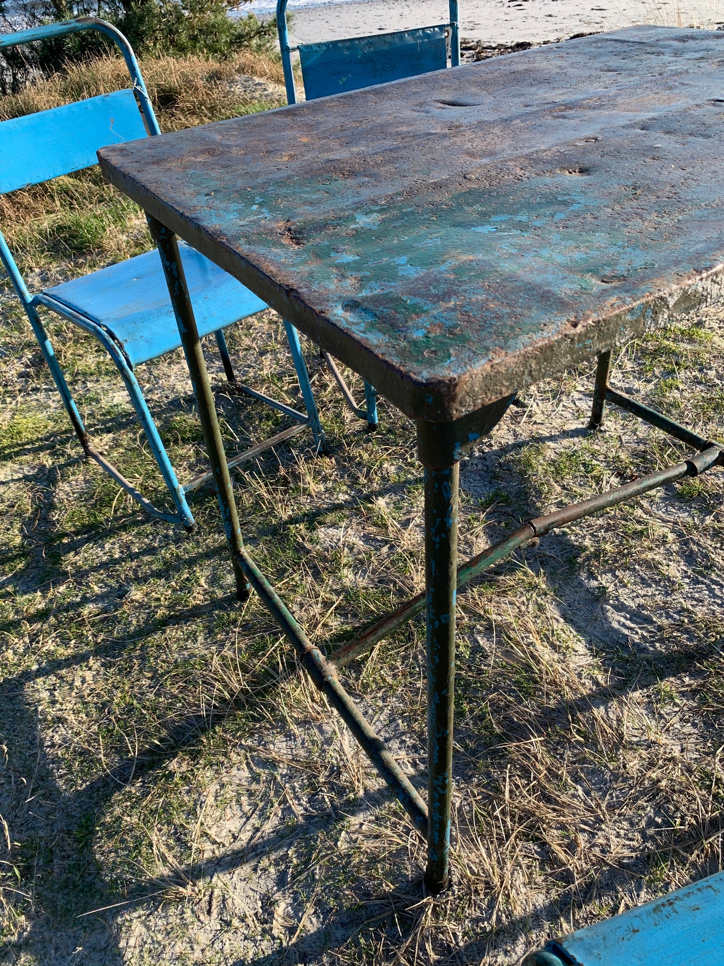 Industrielt bord i rå udgave