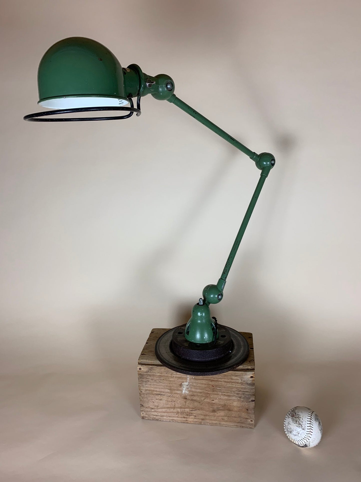 Jieldé lampe i grøn til væg eller bord
