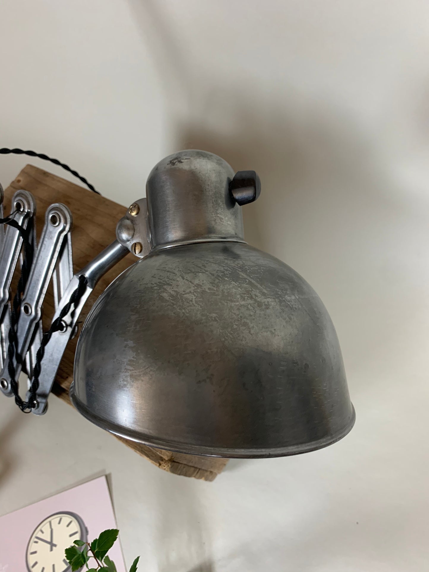Kaiser Idell 6718 telegraflampe på stang med bordbeslag