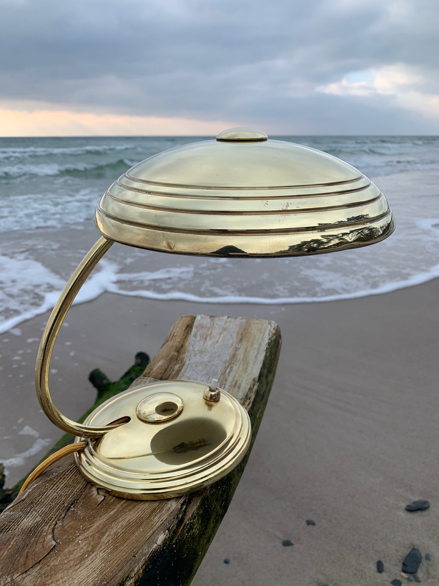 Helo messinglampe