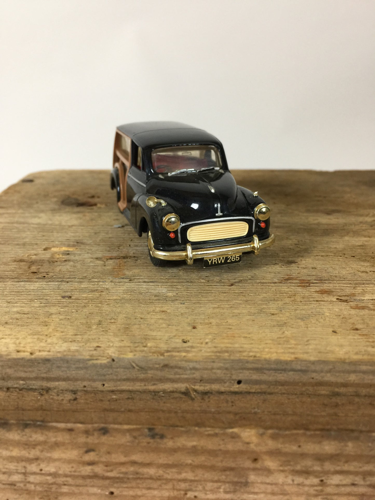 Fin Morris modelbil