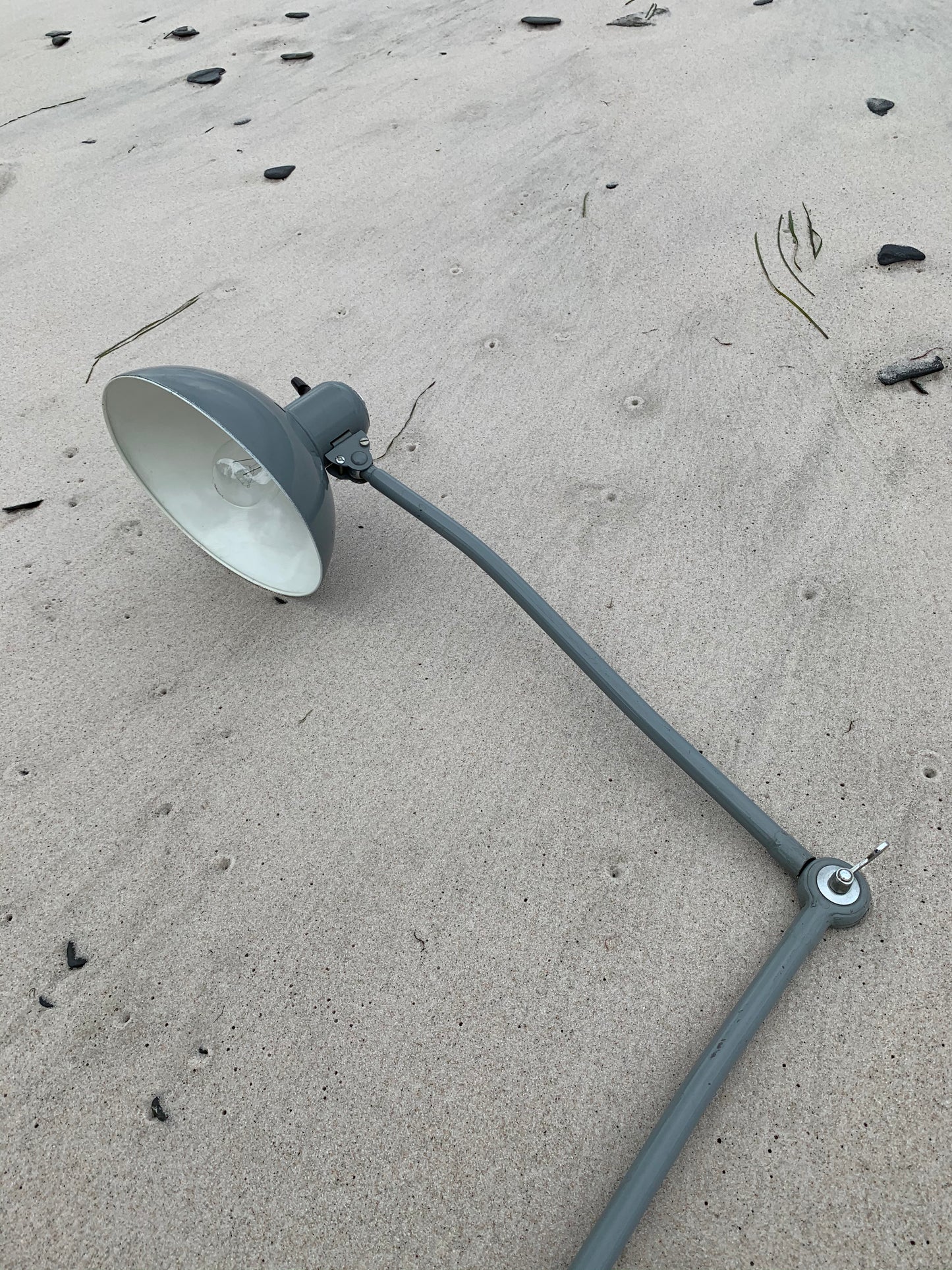 Kaiser Idell 6727 - Arkitektlampe med bordbeslag