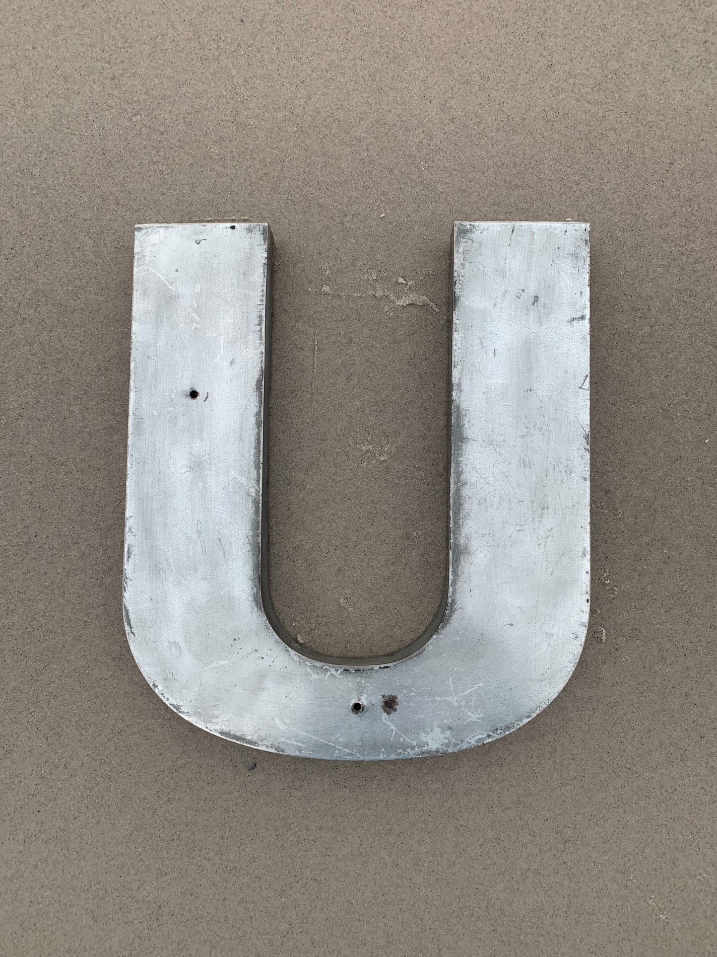 Bogstav - U (Facadebogstav)