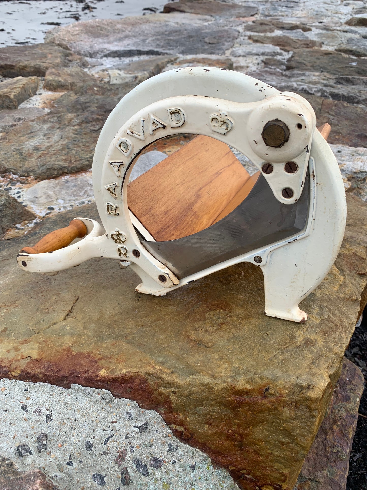 Raadvad brødskærer