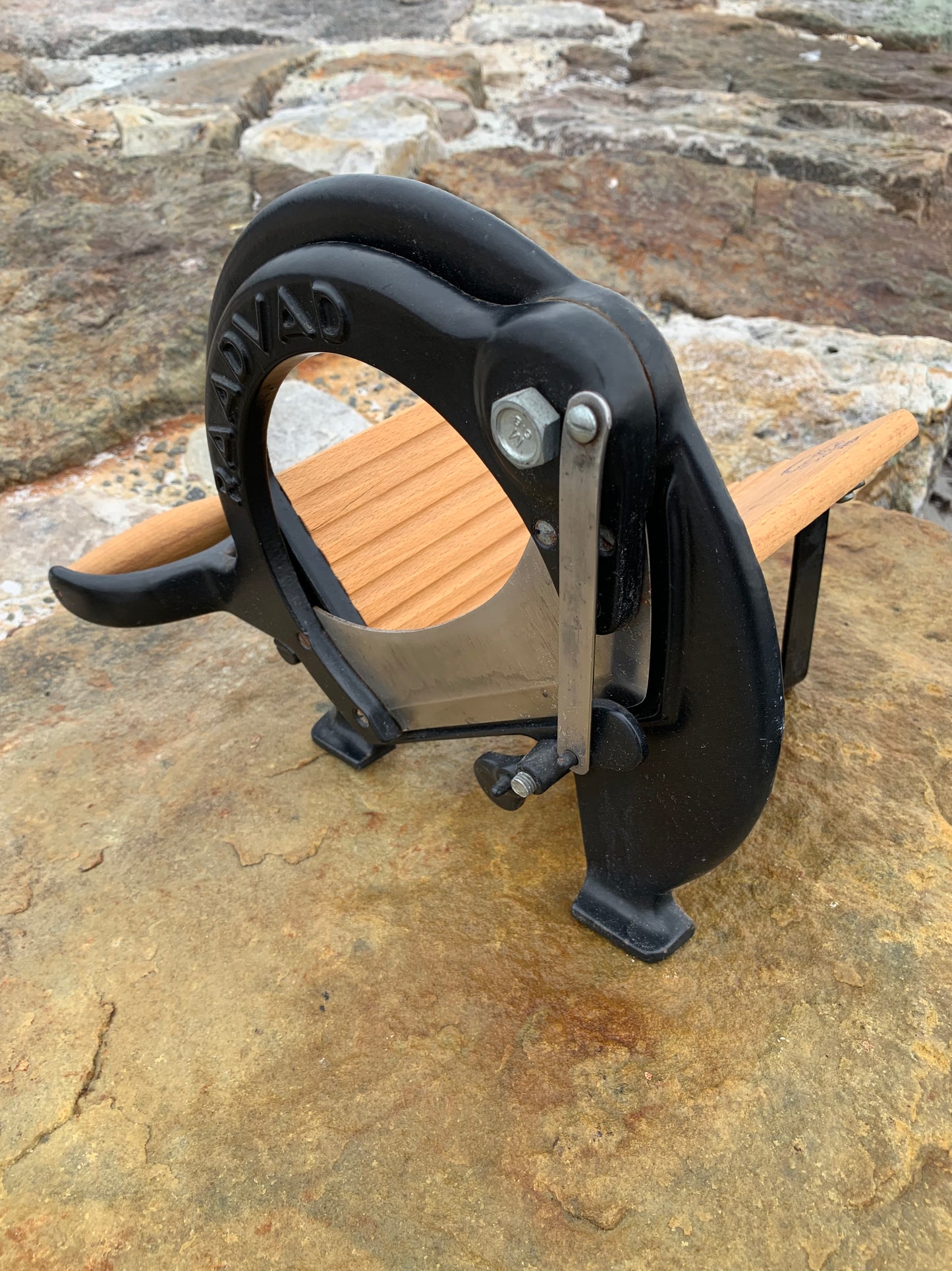 Raadvad brødskærer