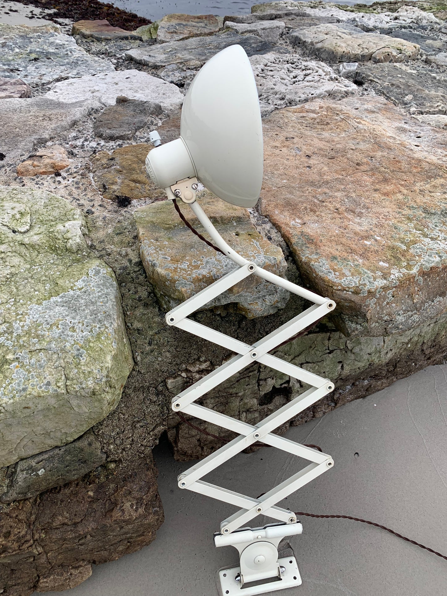 Kaiser Idell 6614 - Original creme (den store model)