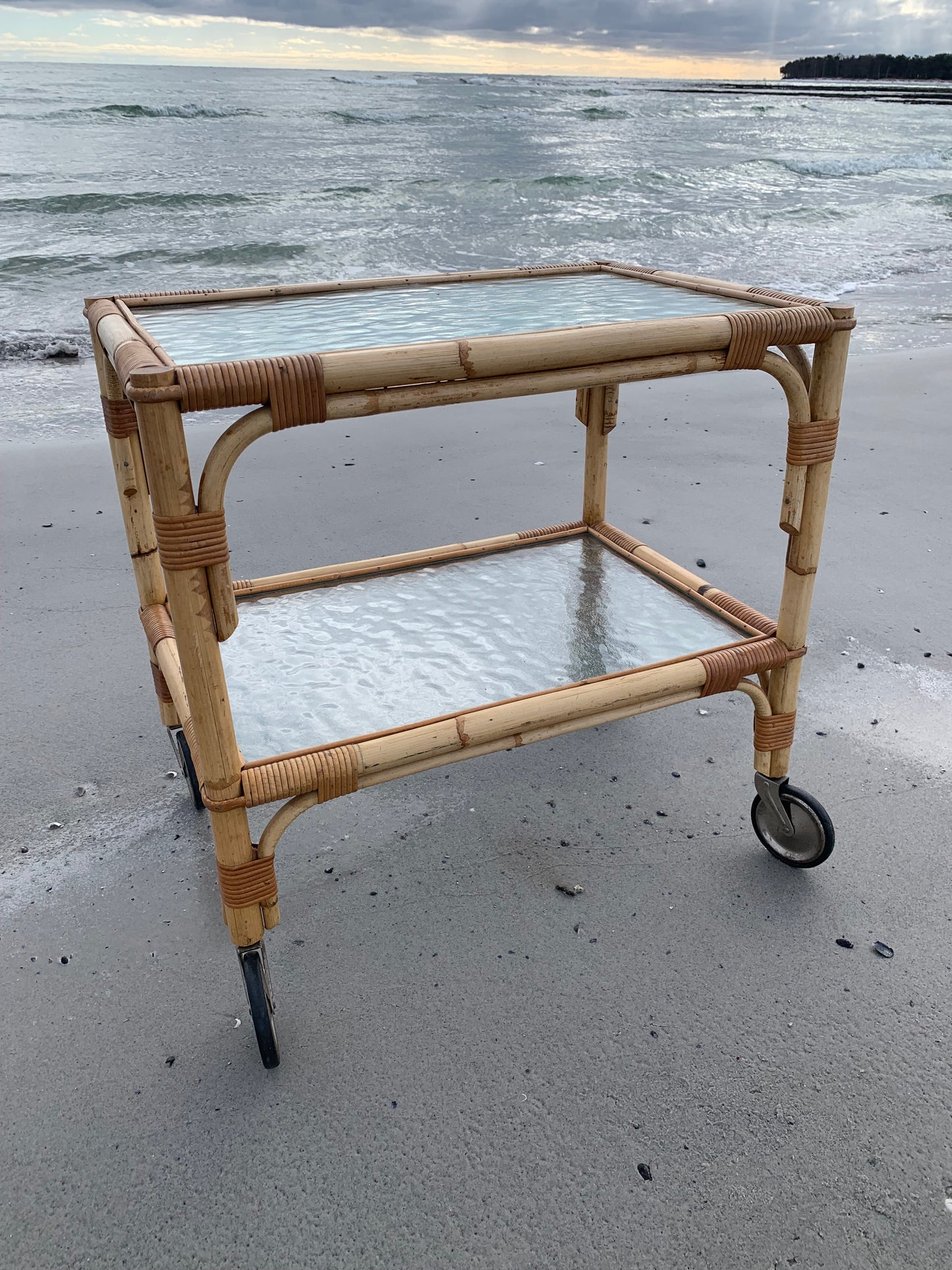 Rullebord/vogn i bambus