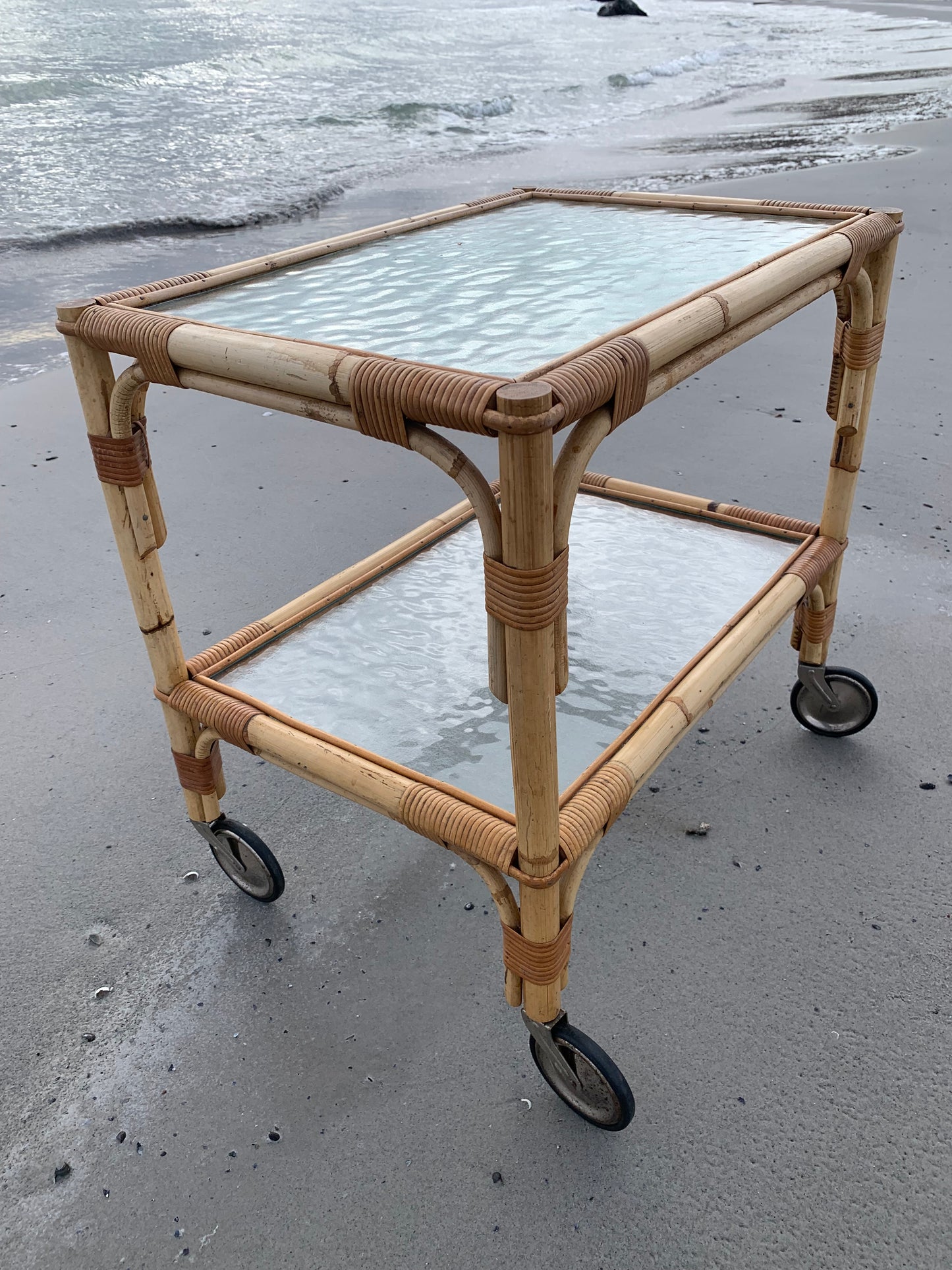 Rullebord/vogn i bambus