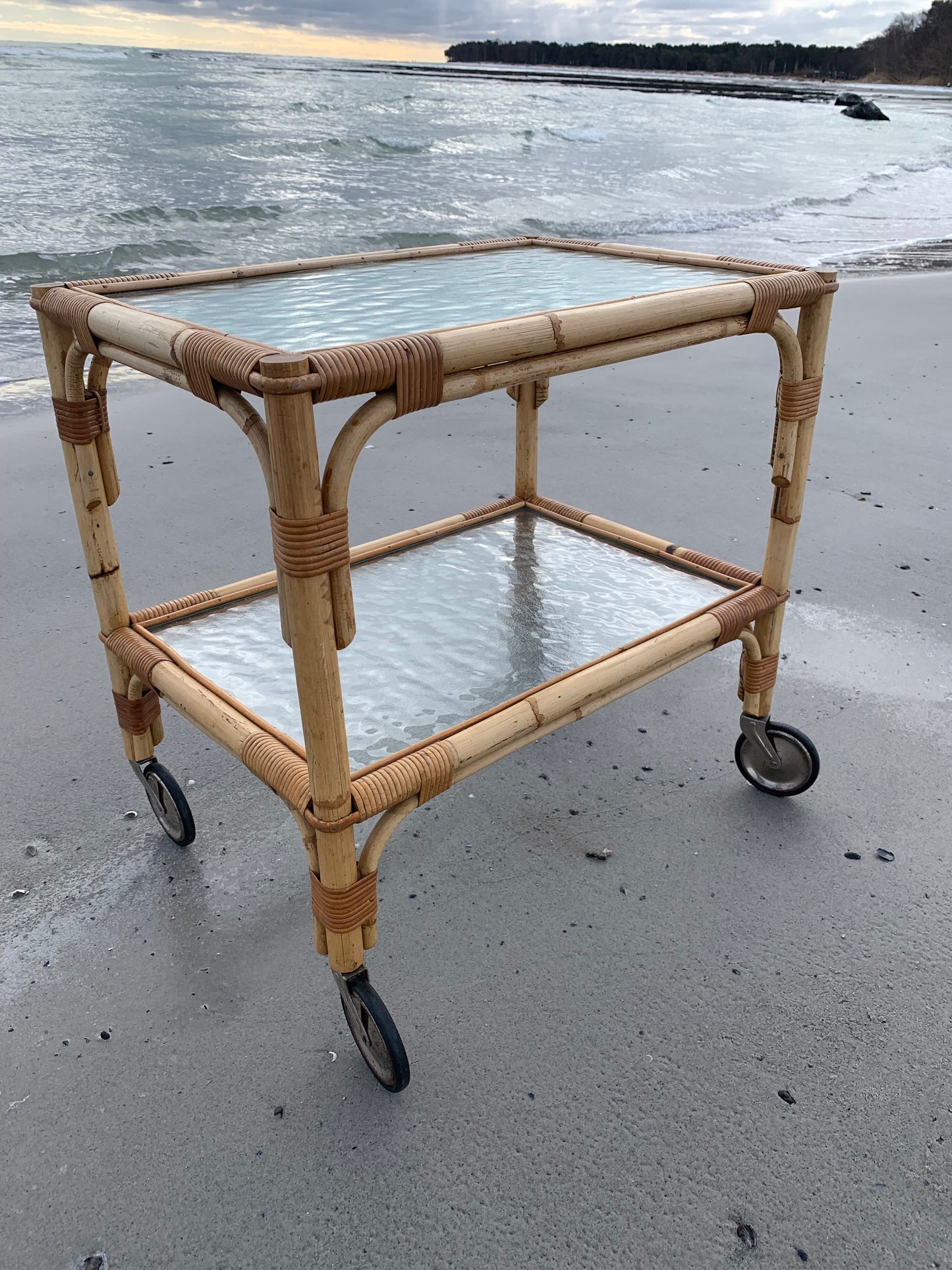 Rullebord/vogn i bambus