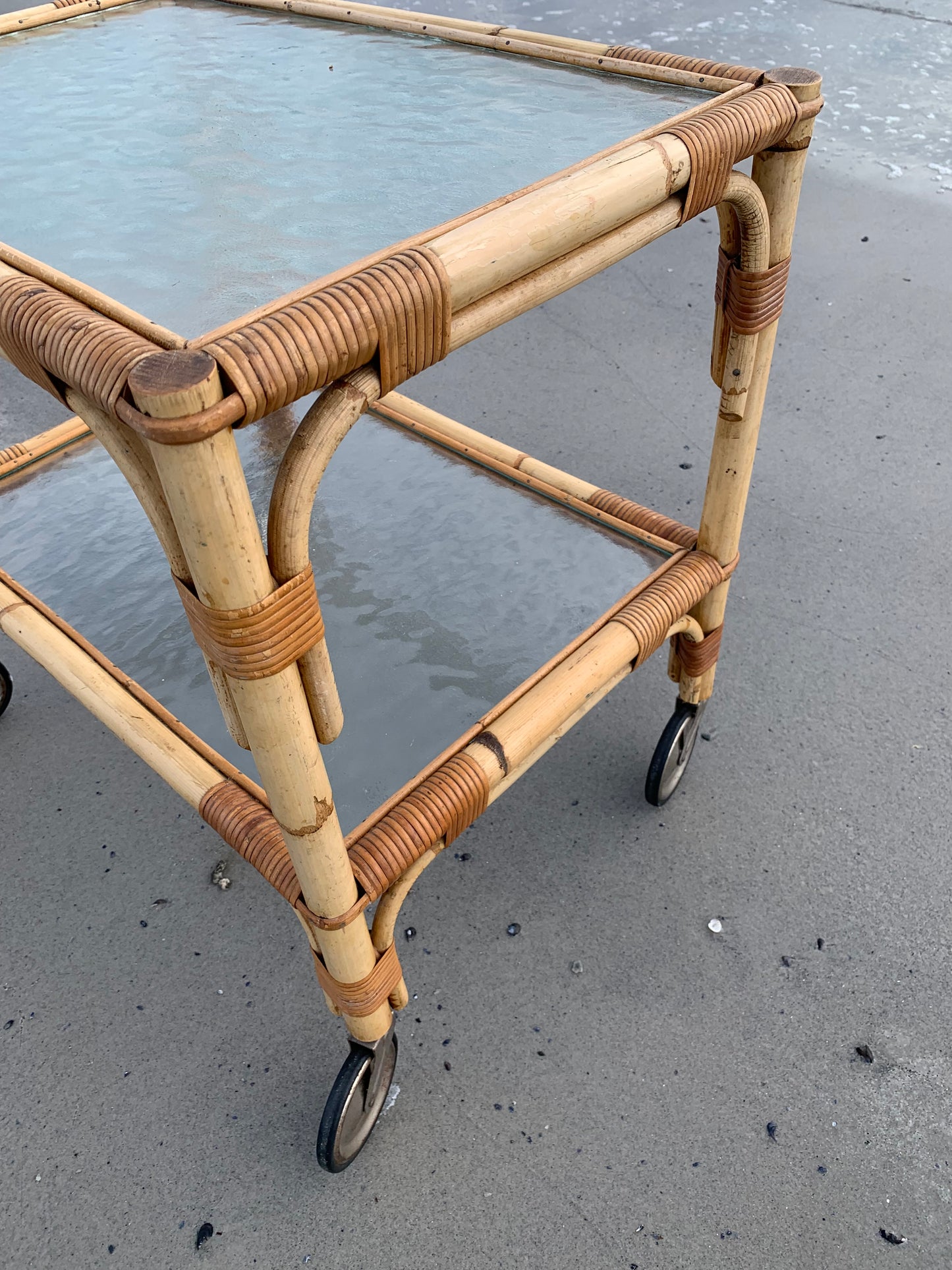 Rullebord/vogn i bambus