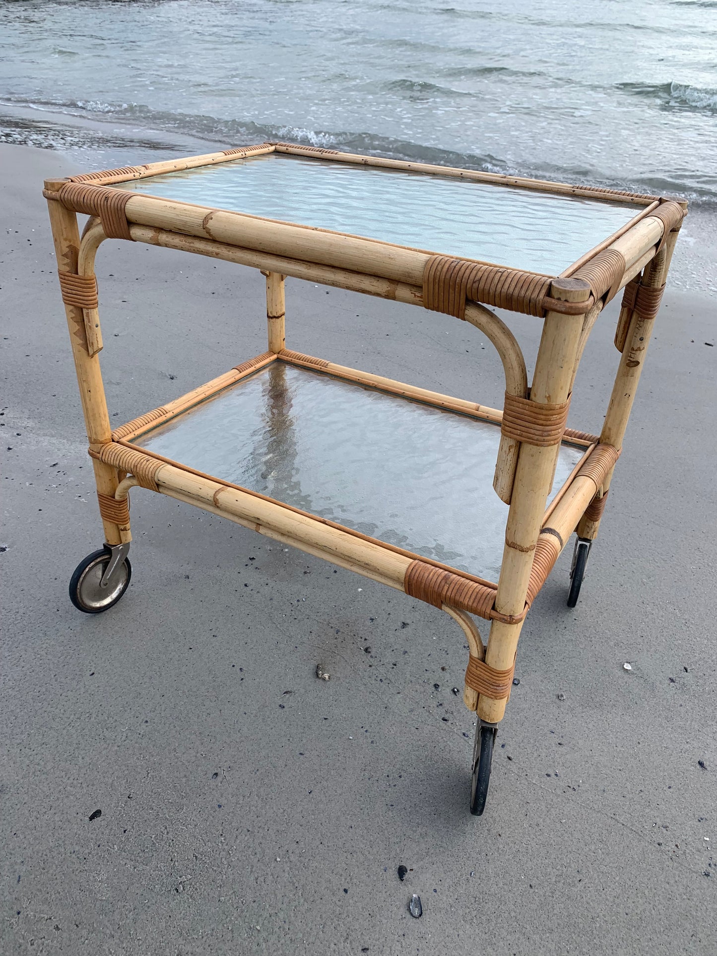 Rullebord/vogn i bambus