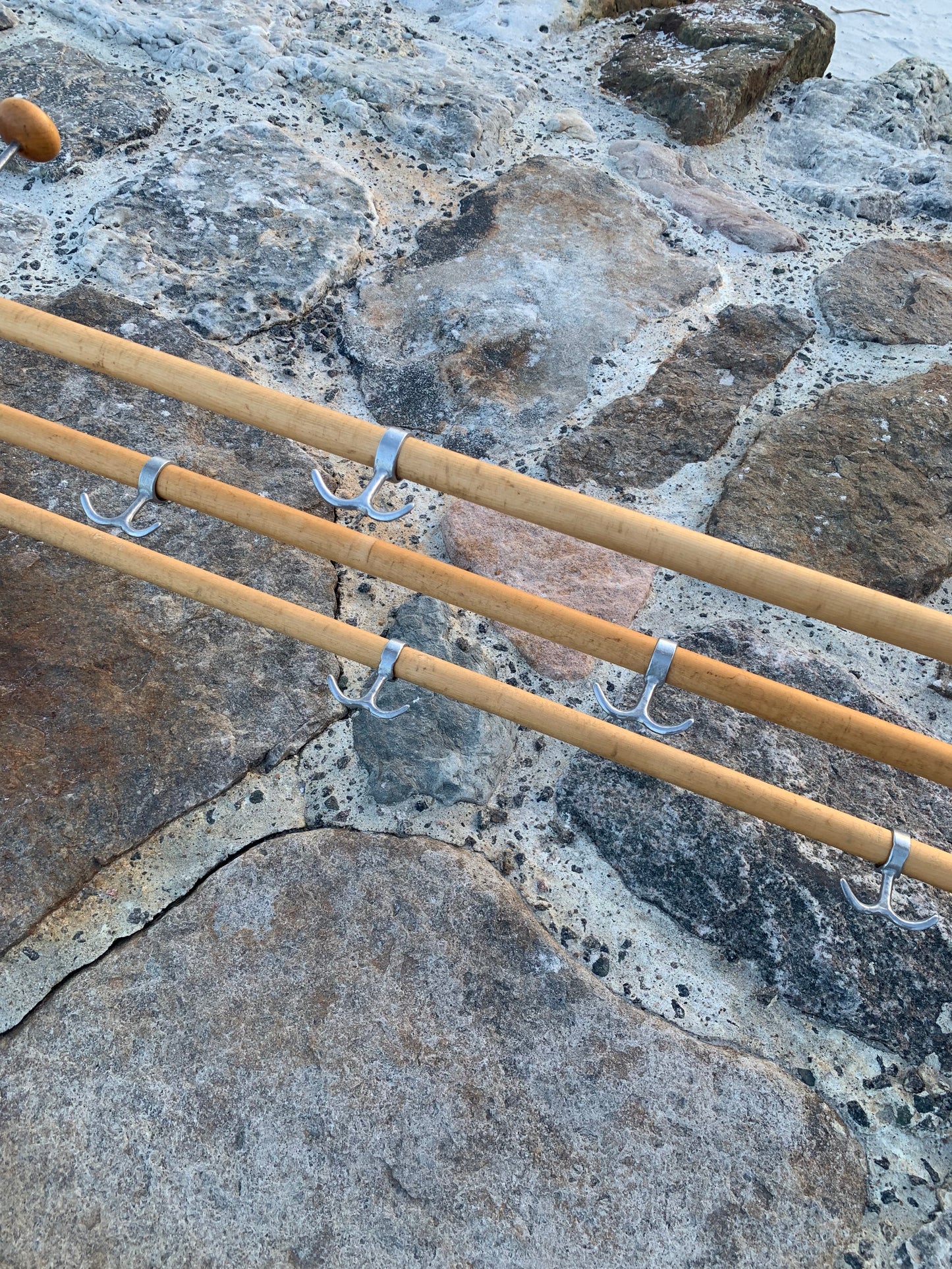 Hylde med hatteknage - Designet af Gunnar Bolin i 1937