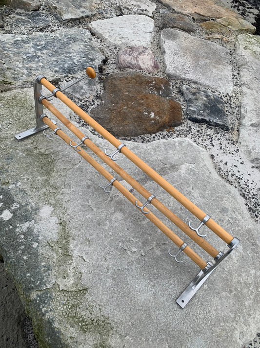 Hylde med hatteknage - Designet af Gunnar Bolin i 1937