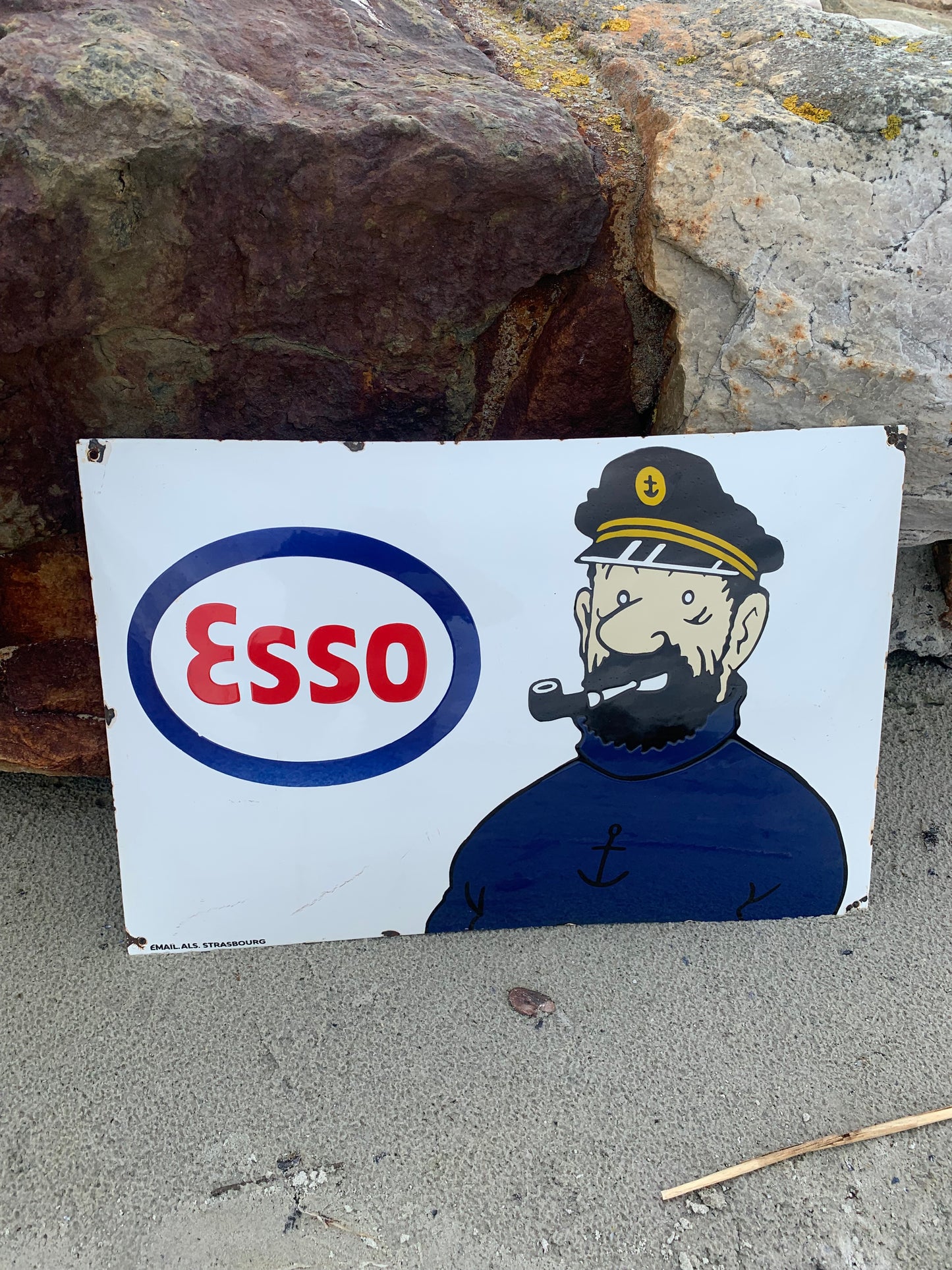 Emaljeskilt med Kaptajn Haddock og Esso