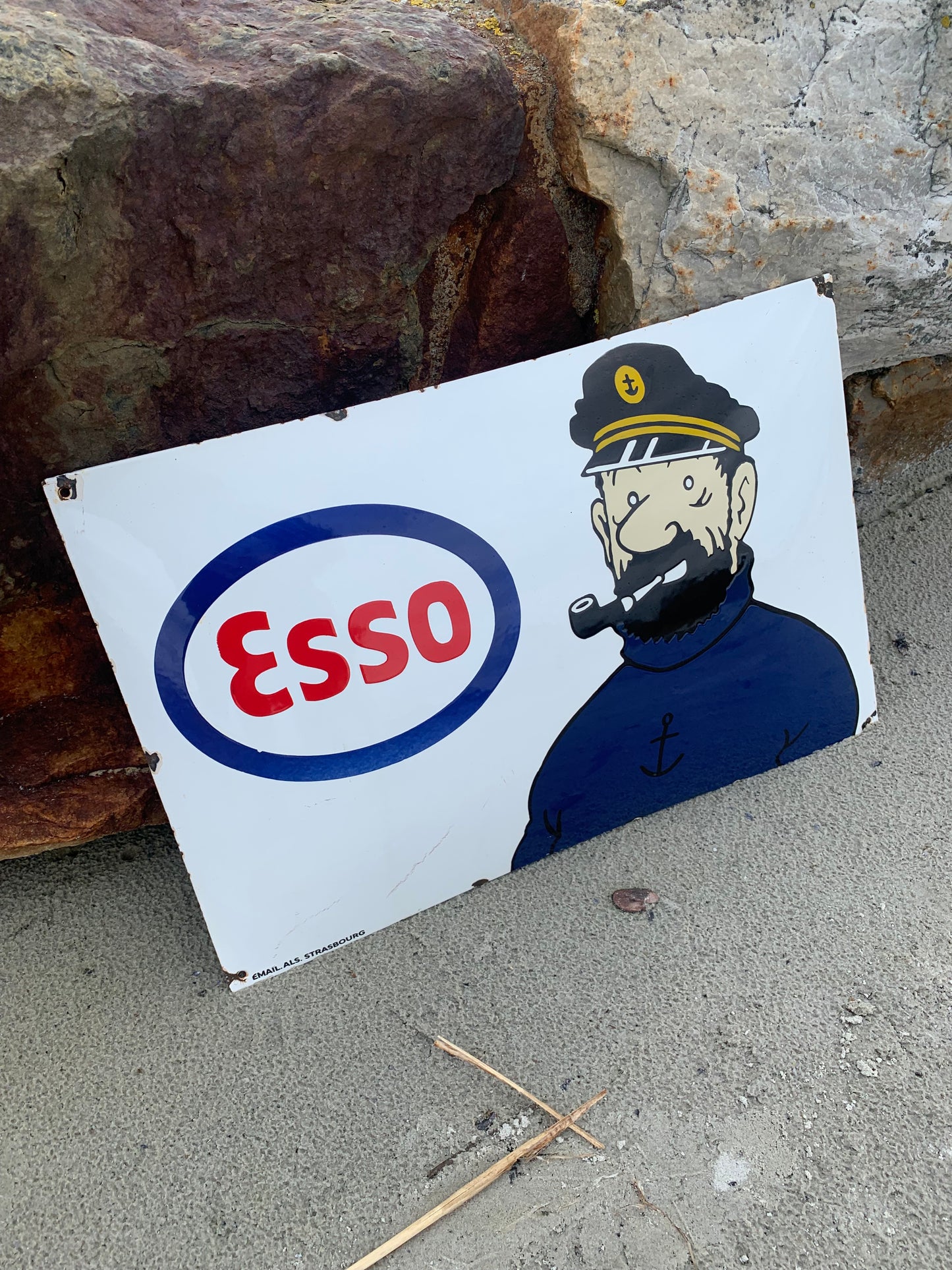 Emaljeskilt med Kaptajn Haddock og Esso