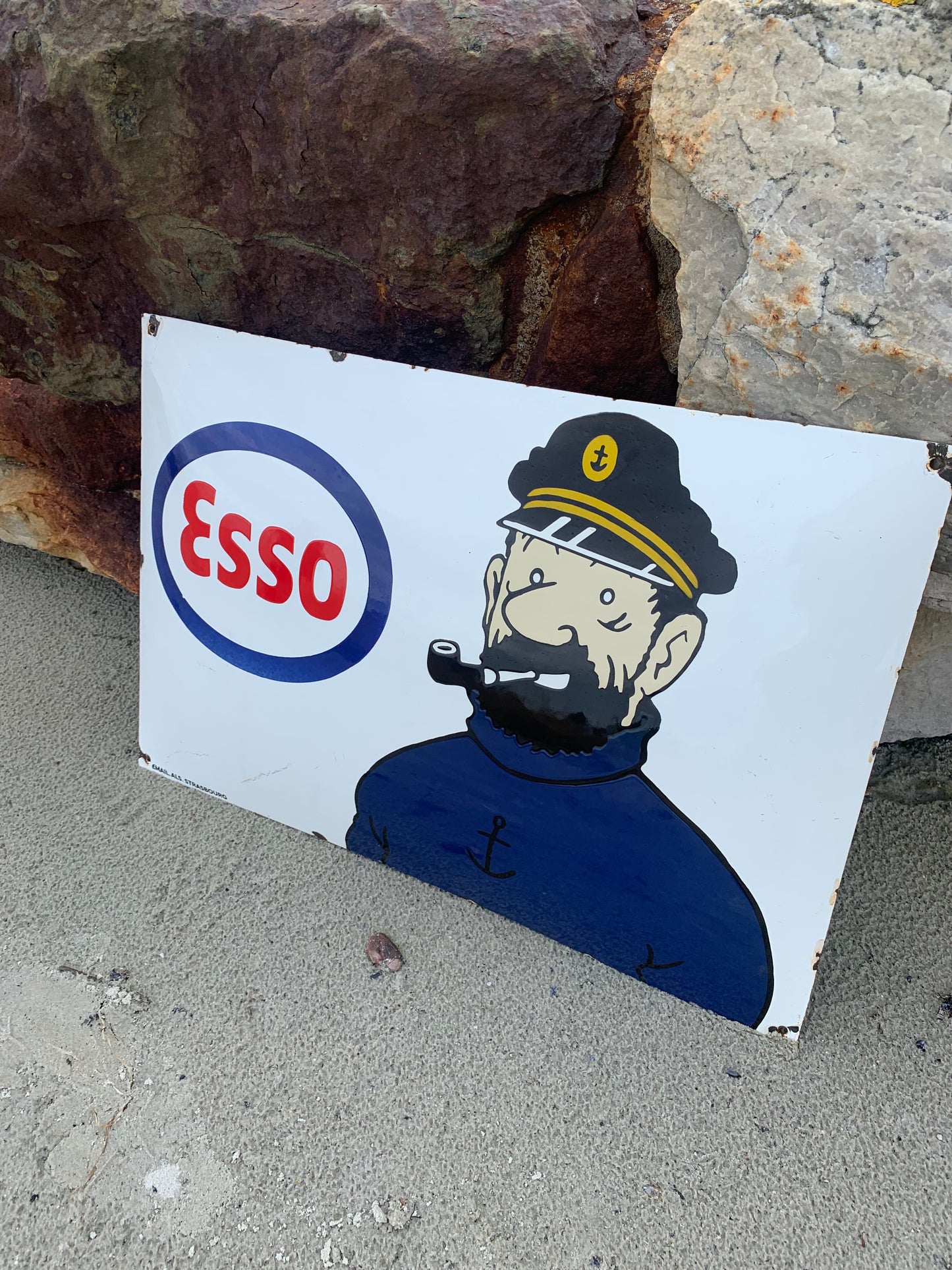 Emaljeskilt med Kaptajn Haddock og Esso