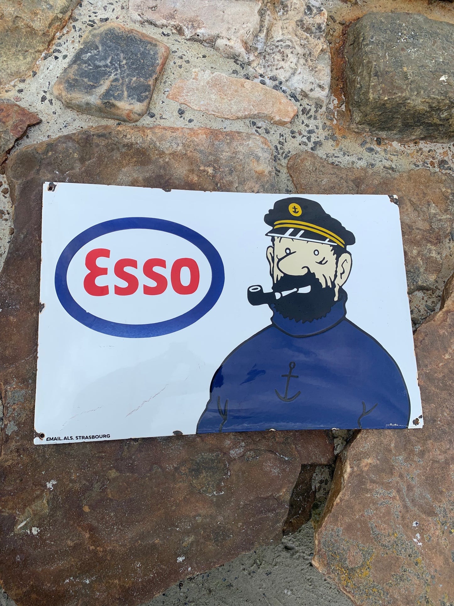 Emaljeskilt med Kaptajn Haddock og Esso