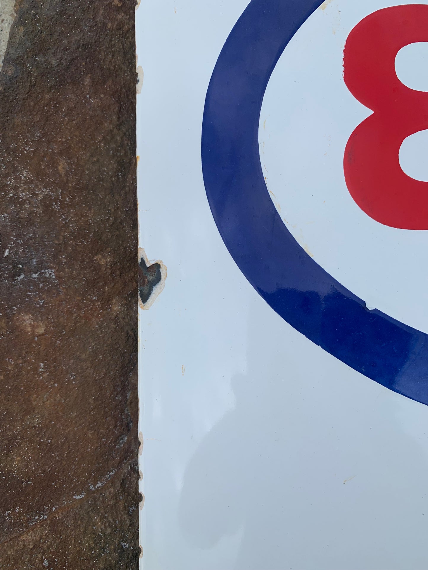 Emaljeskilt med Kaptajn Haddock og Esso