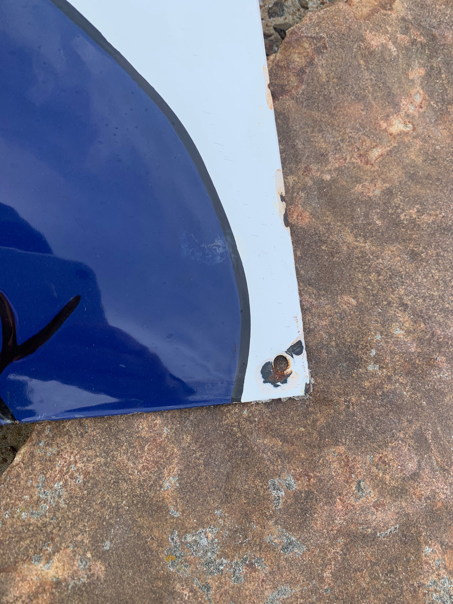 Emaljeskilt med Kaptajn Haddock og Esso