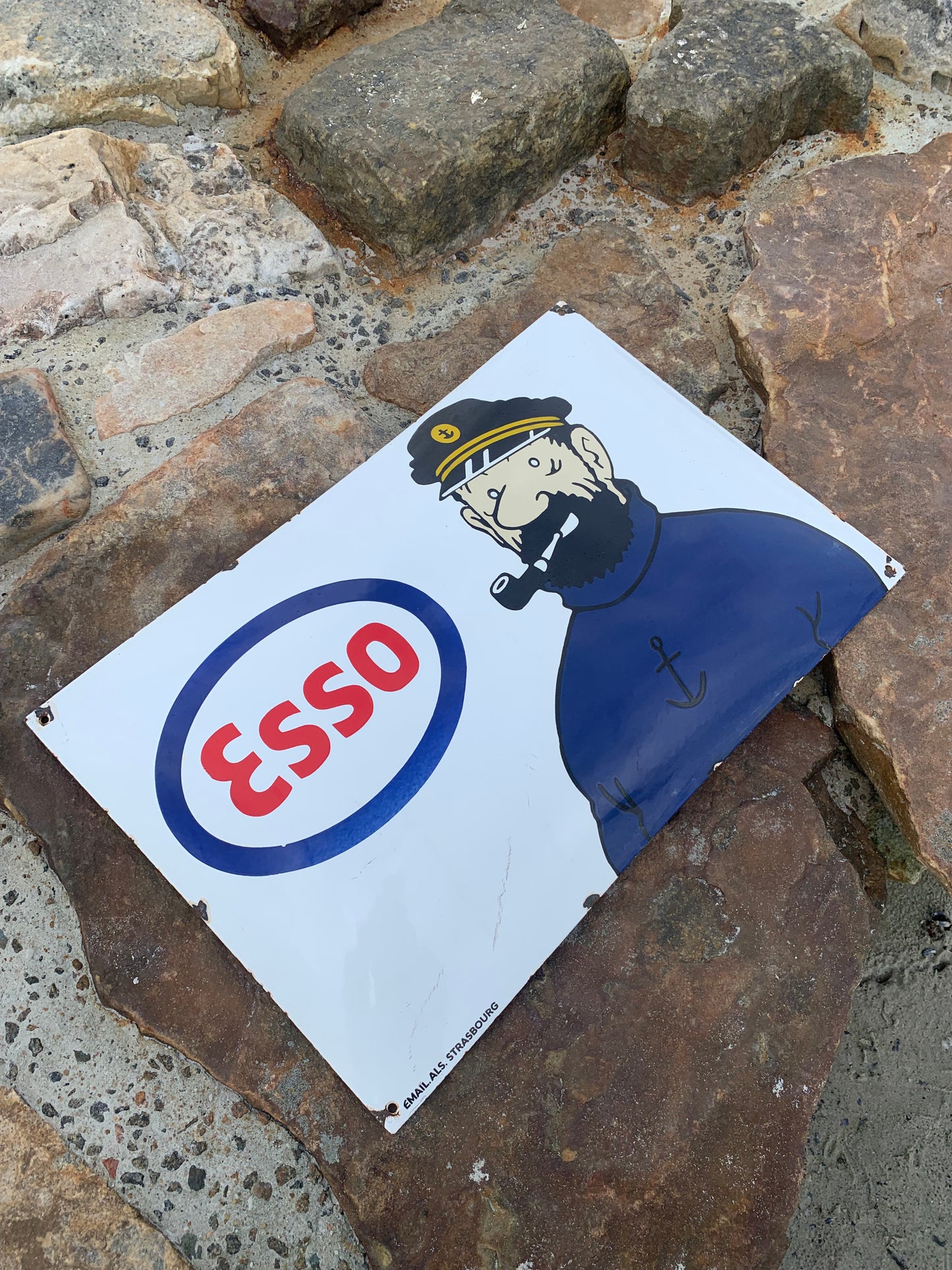 Emaljeskilt med Kaptajn Haddock og Esso