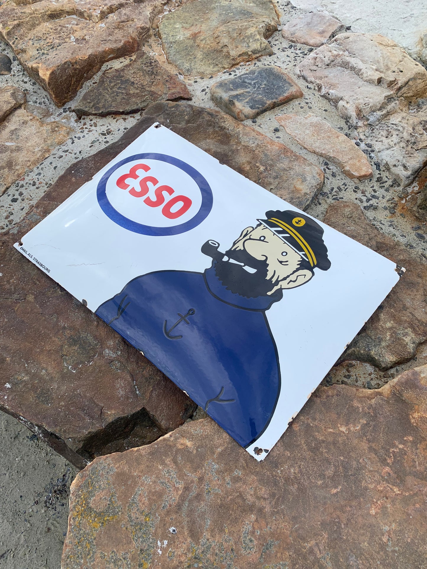 Emaljeskilt med Kaptajn Haddock og Esso