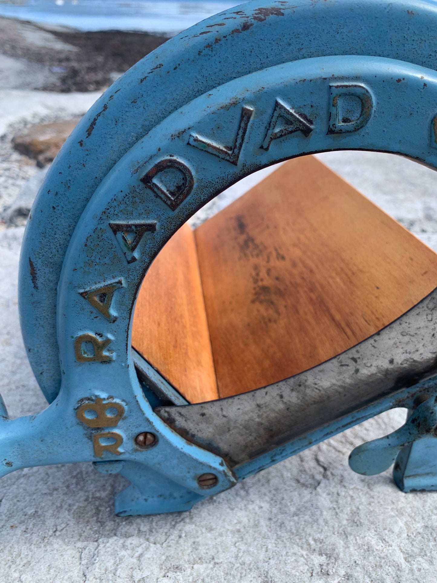 Raadvad brødskærer