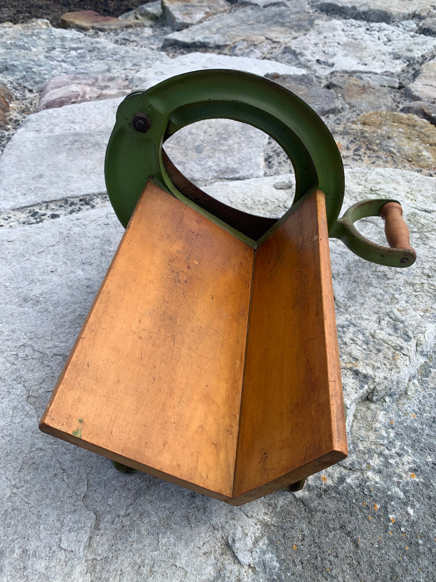 Raadvad brødskærer