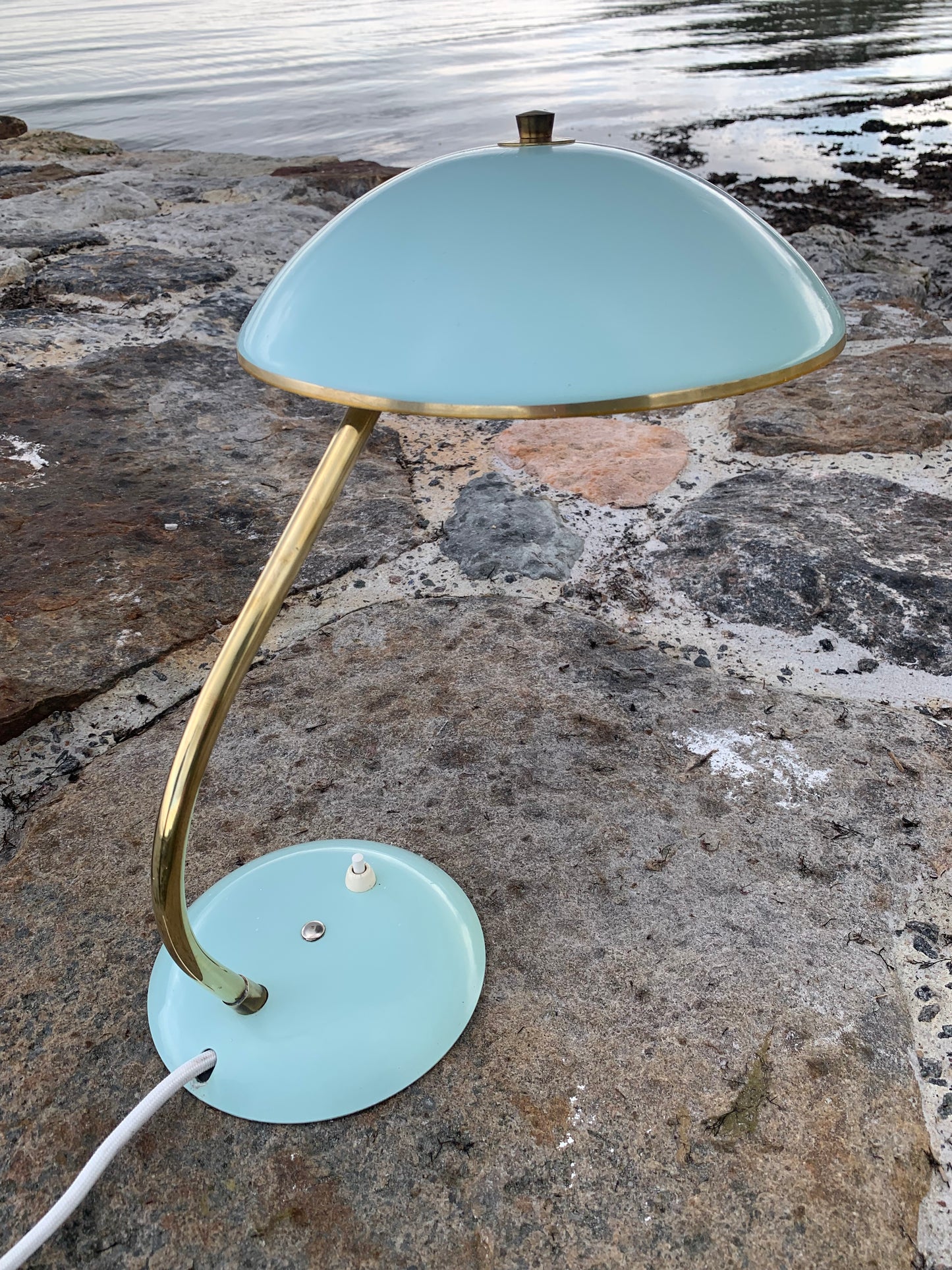 SIS vintagelampe - Original isblå og messing