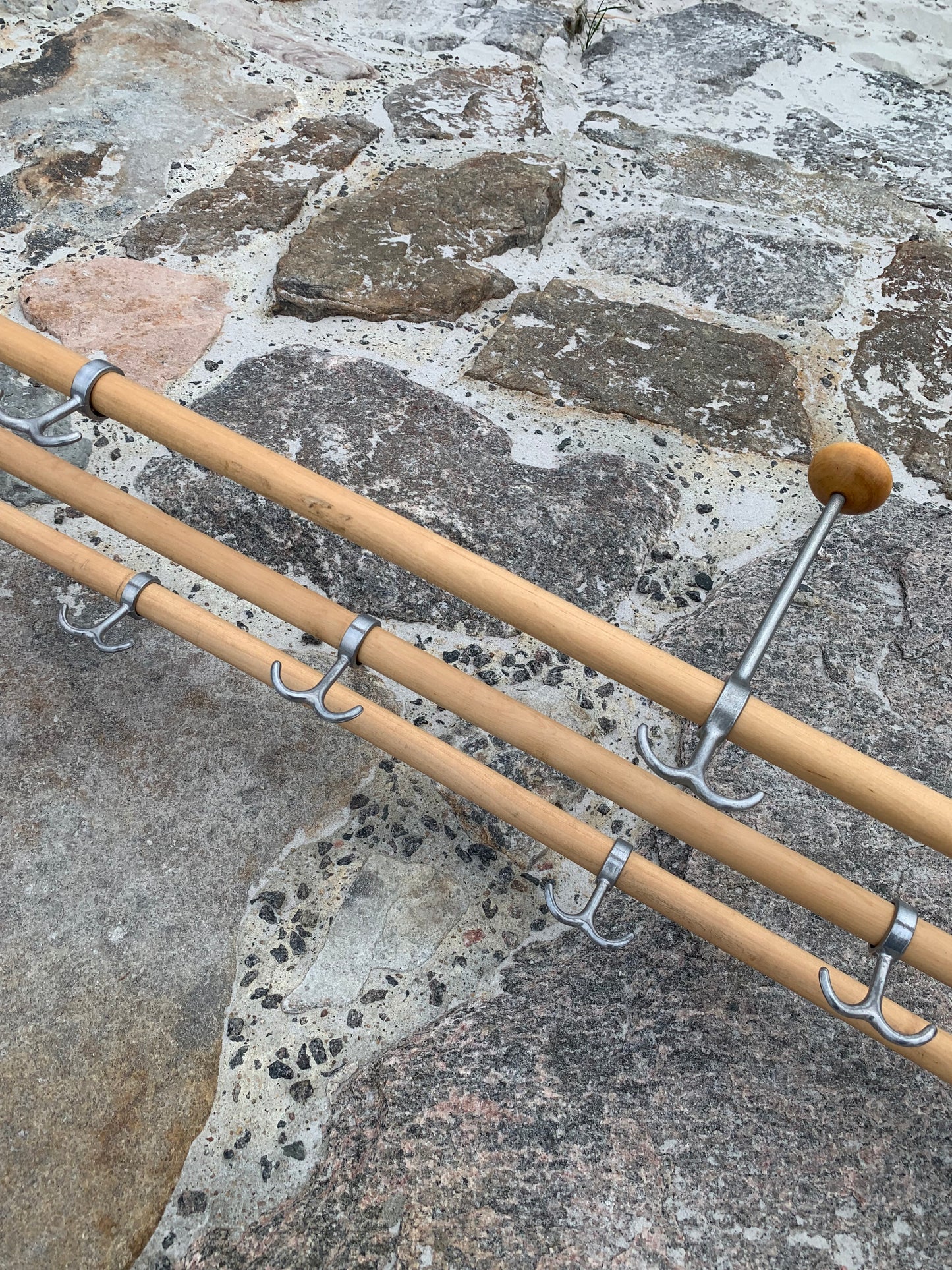 Hylde med hatteknage - Designet af Gunnar Bolin i 1937