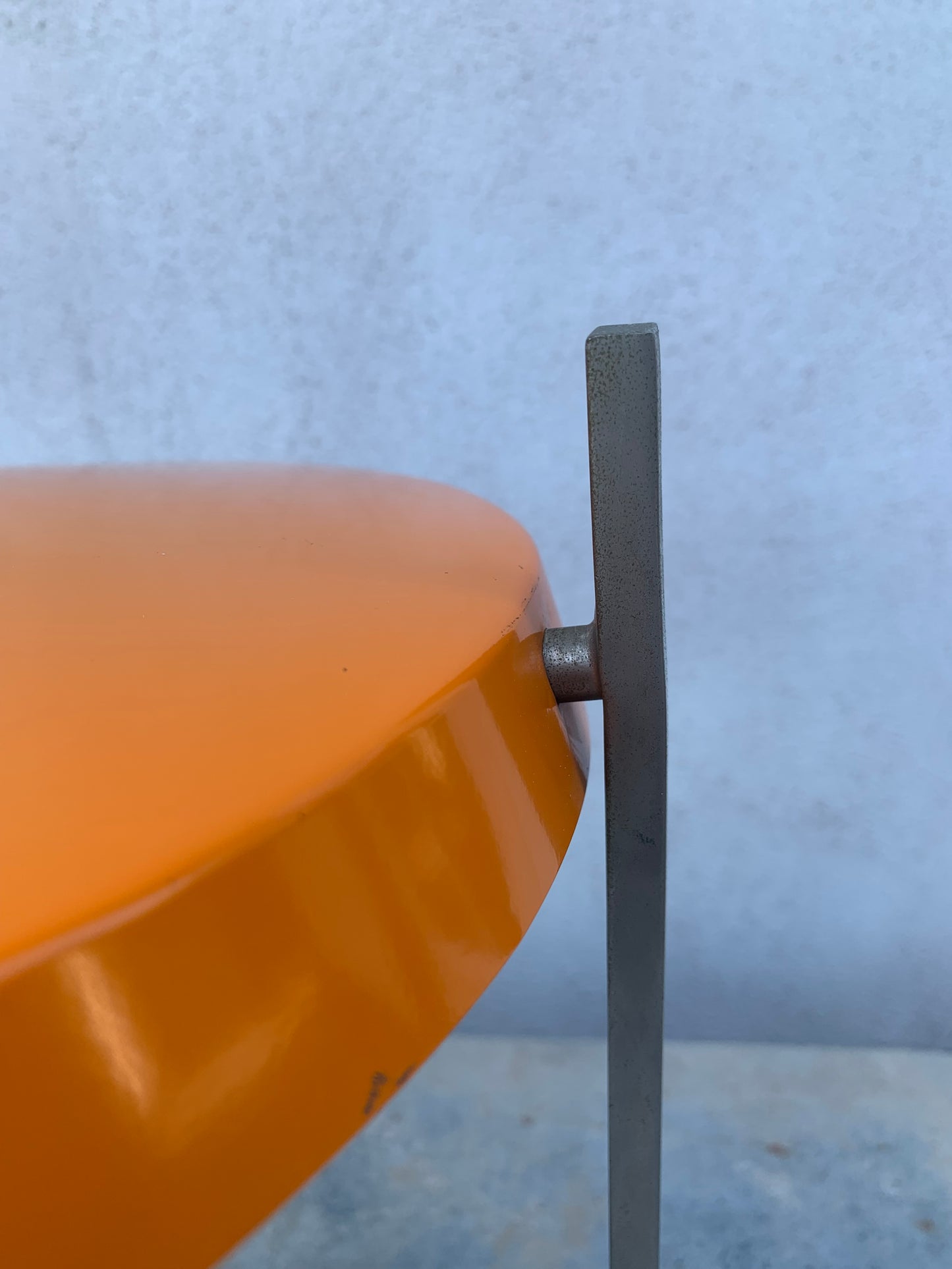 Hillebrand “Oslo” designet af Dr. Heinz Georg Pfaender i 1961 - Original orange (Vandt den prestigefyldte IF Design Award i 1962)