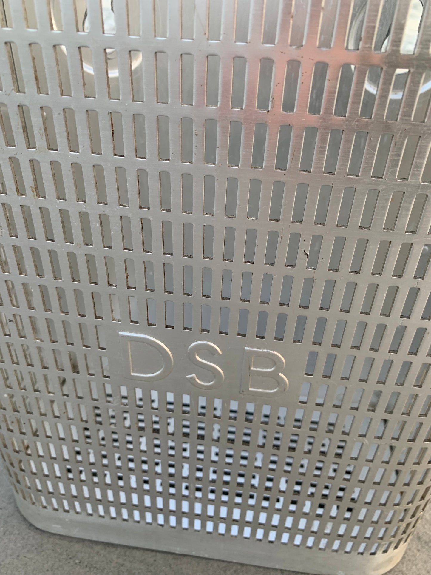 DSB skraldespand med logo