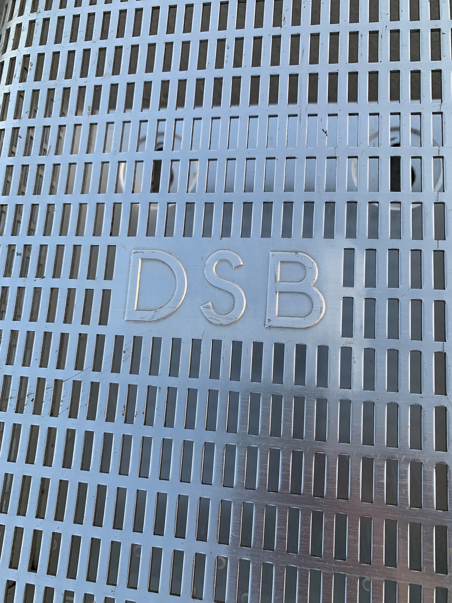 DSB skraldespand med logo