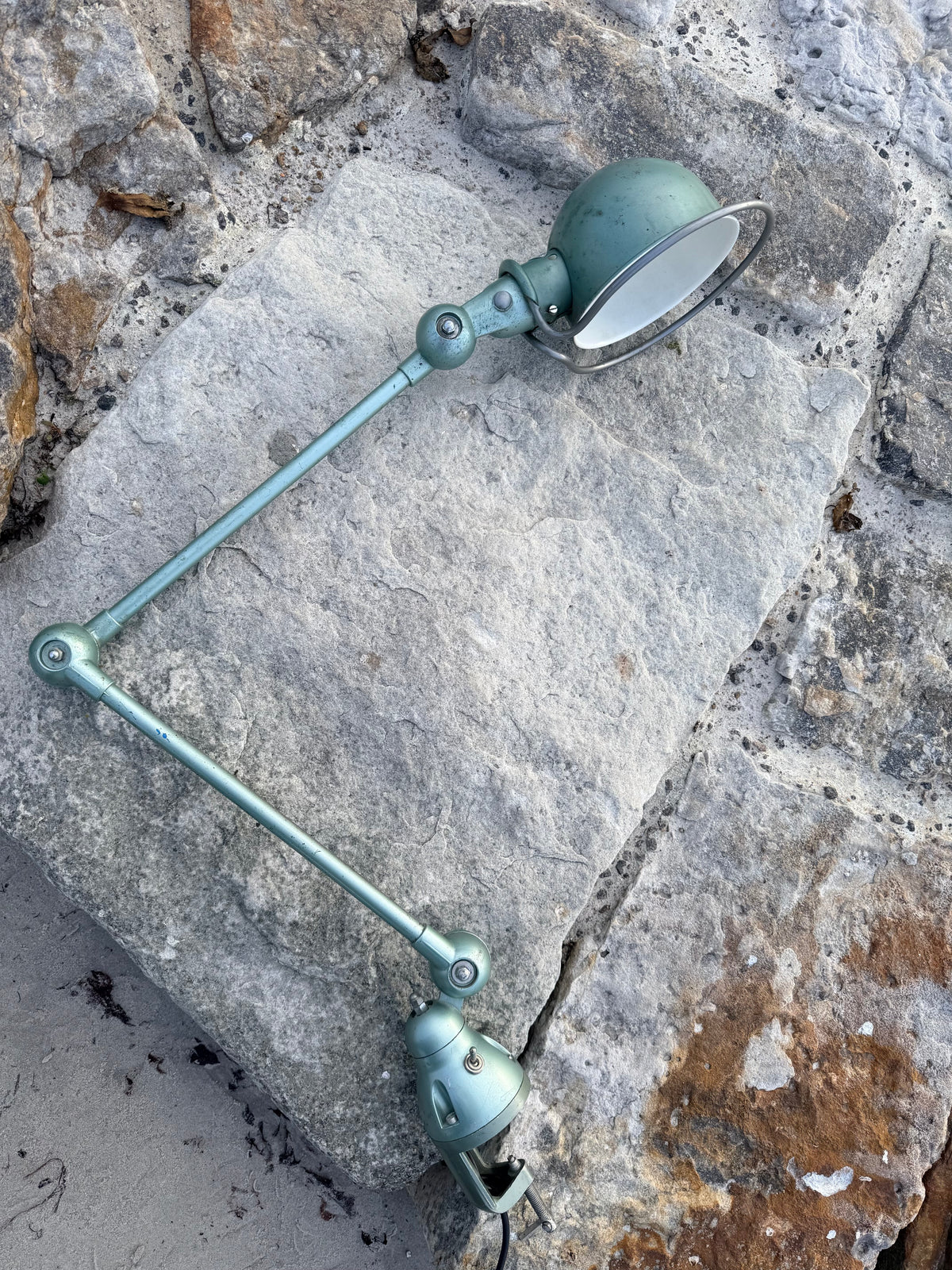 Jieldé med to arme og bordbeslag