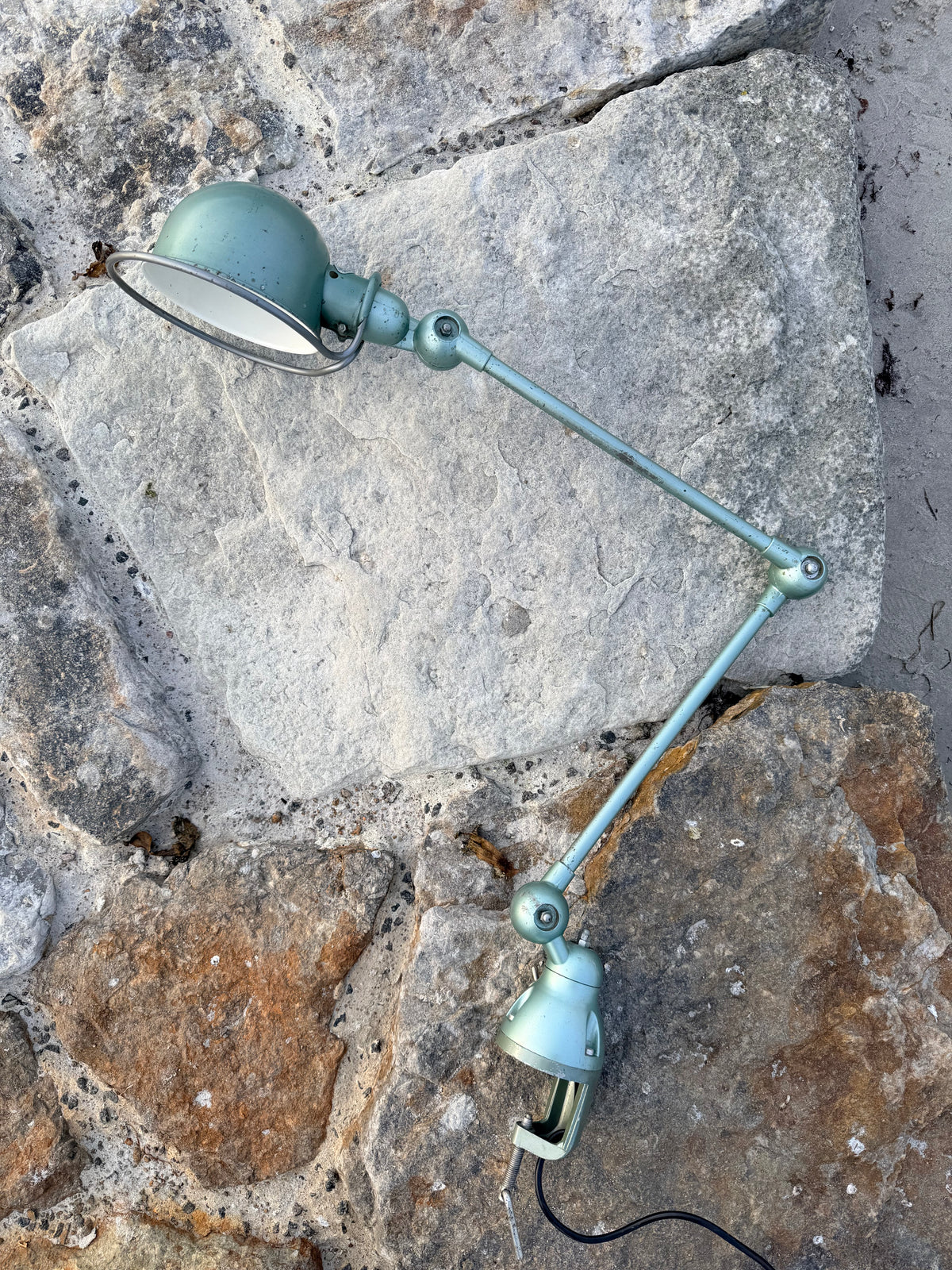 Jieldé med to arme og bordbeslag