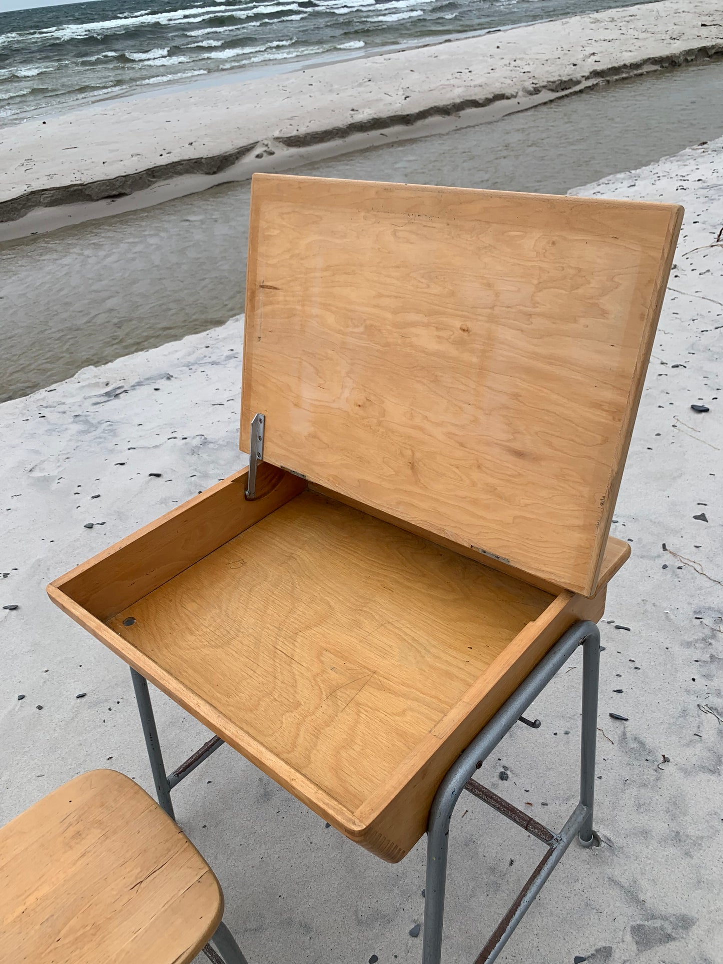 Skolebord med stol