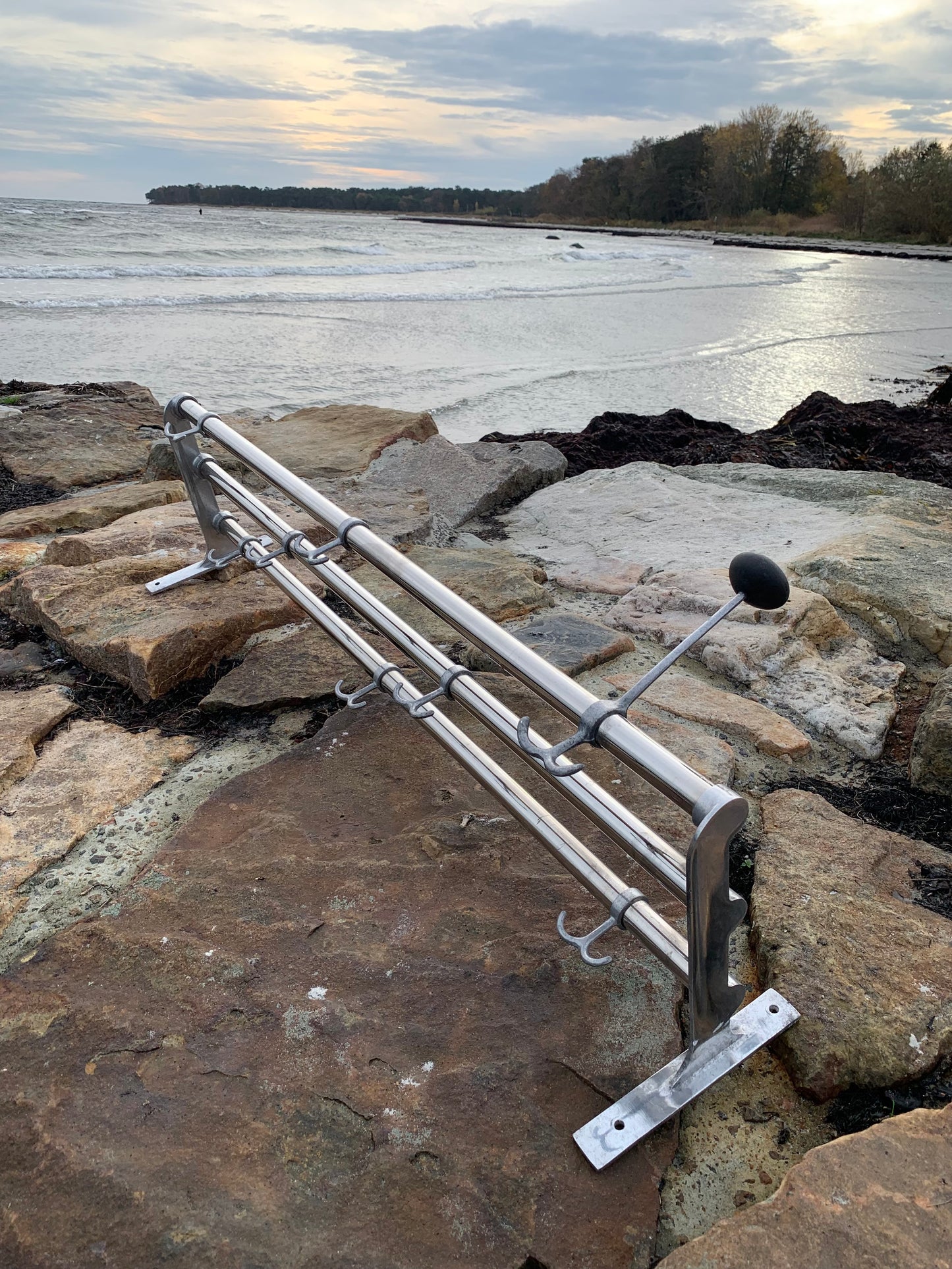 Hylde med hatteknage - Designet af Gunnar Bolin i 1937