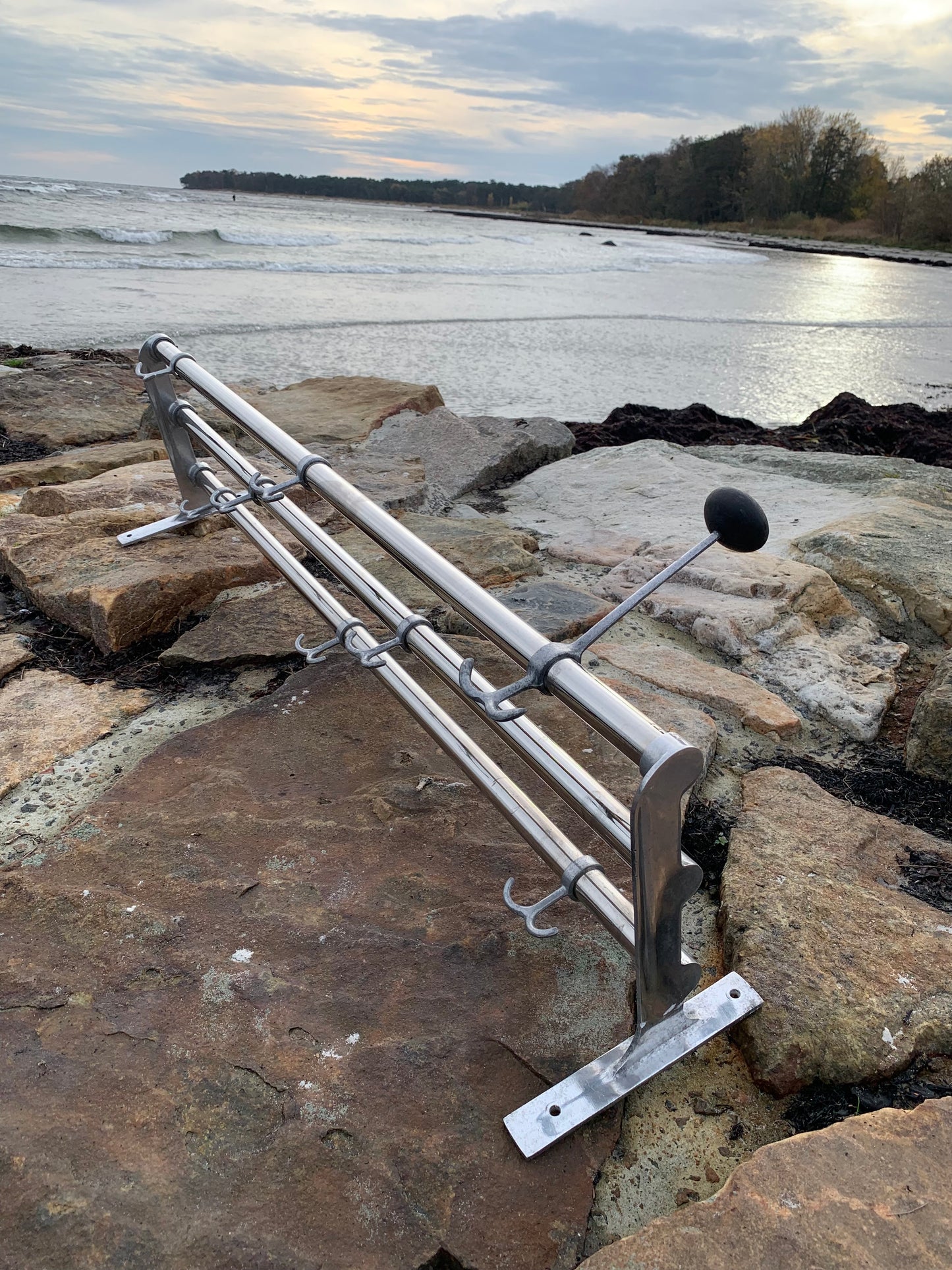 Hylde med hatteknage - Designet af Gunnar Bolin i 1937