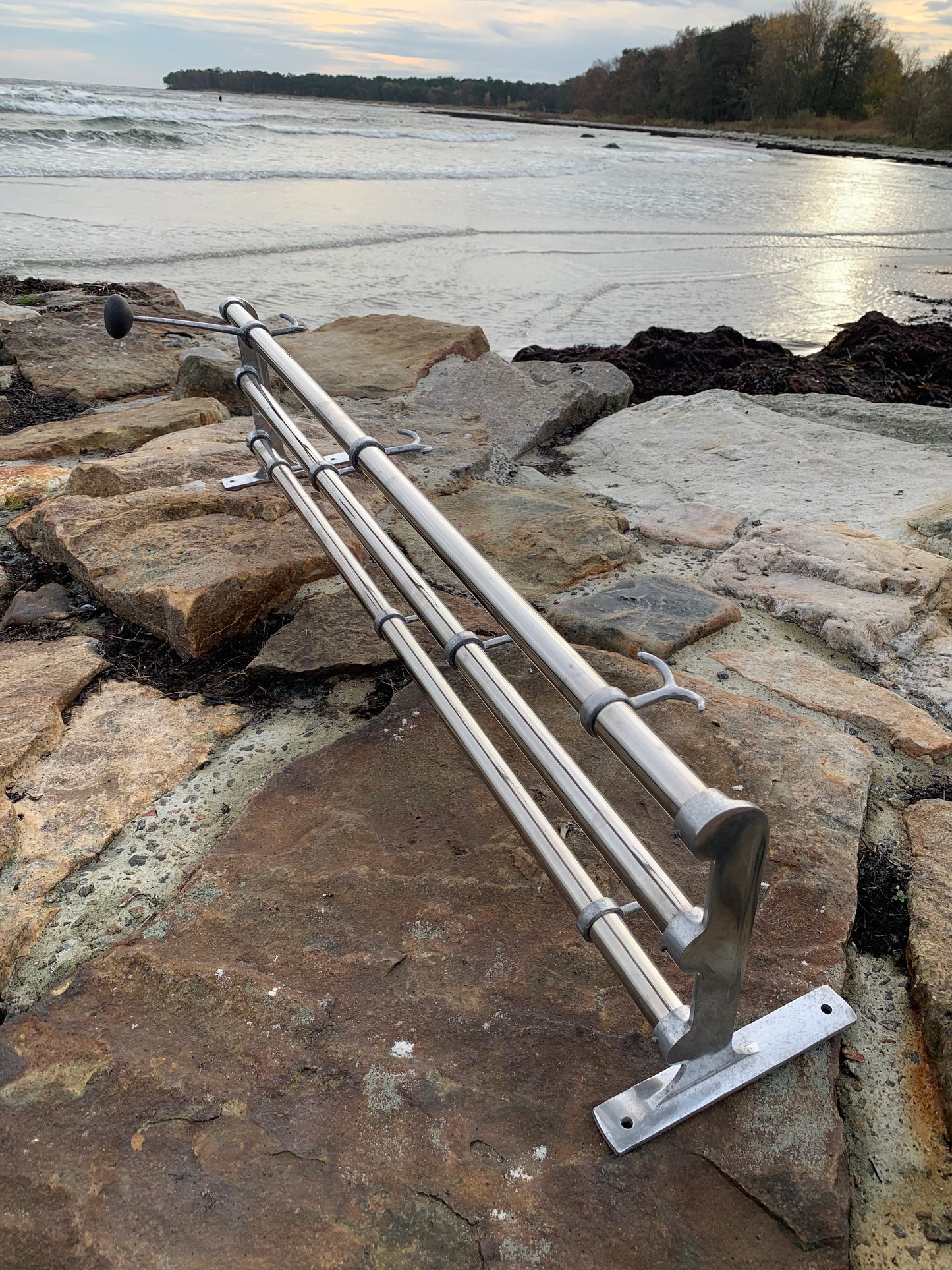 Hylde med hatteknage - Designet af Gunnar Bolin i 1937